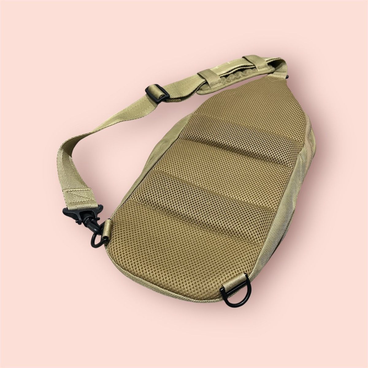 Japanese Brand × Jun Takahashi × Uniqlo LIMITED EDITION UNIQLO ESSENTIAL UTILITY CROSSBODY BODYBAG Size ONE SIZE - 12 Thumbnail