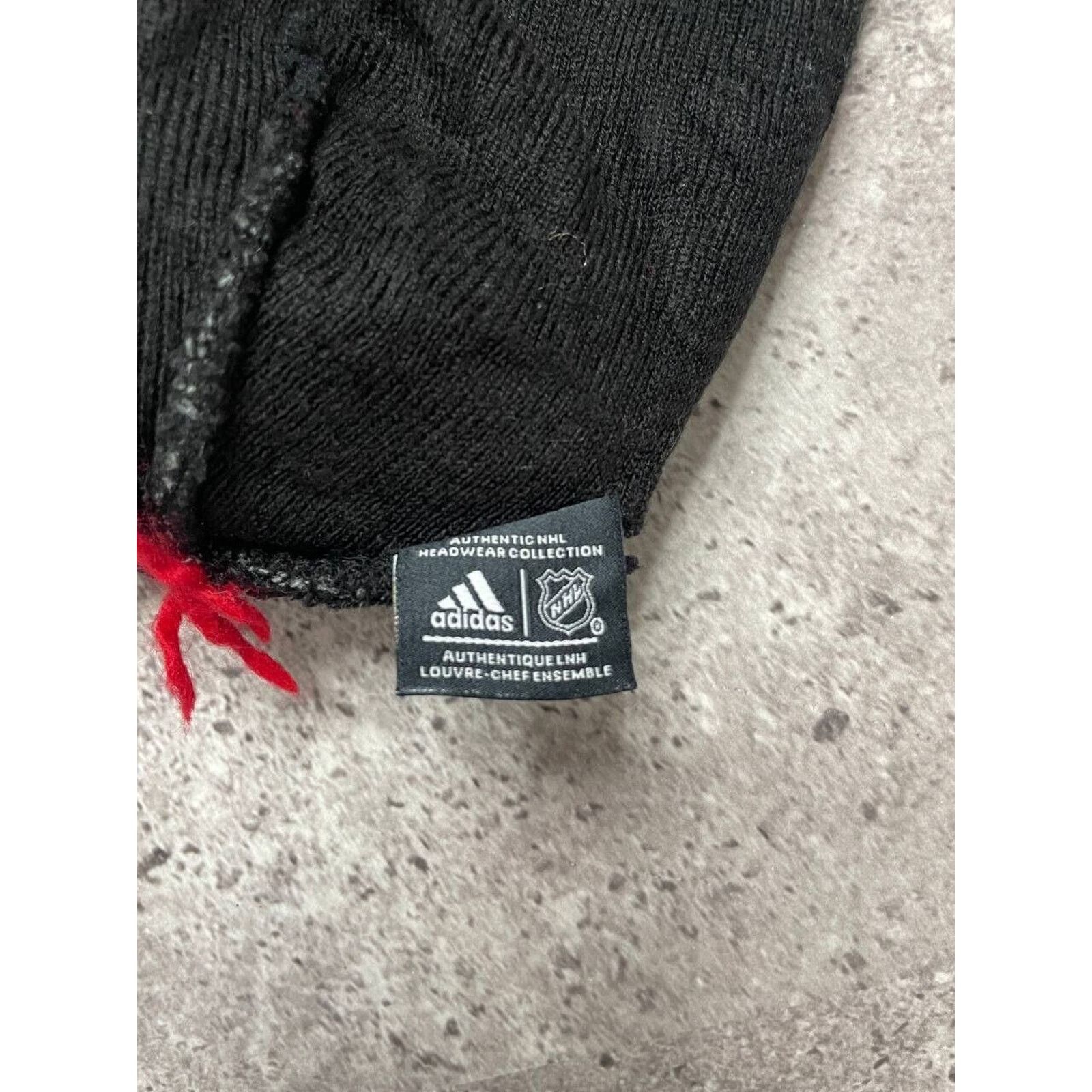Adidas × Vintage Vintage Chicago Blackhawks NHL Beanie Hat Red Pom Adidas Size ONE SIZE - 4 Thumbnail