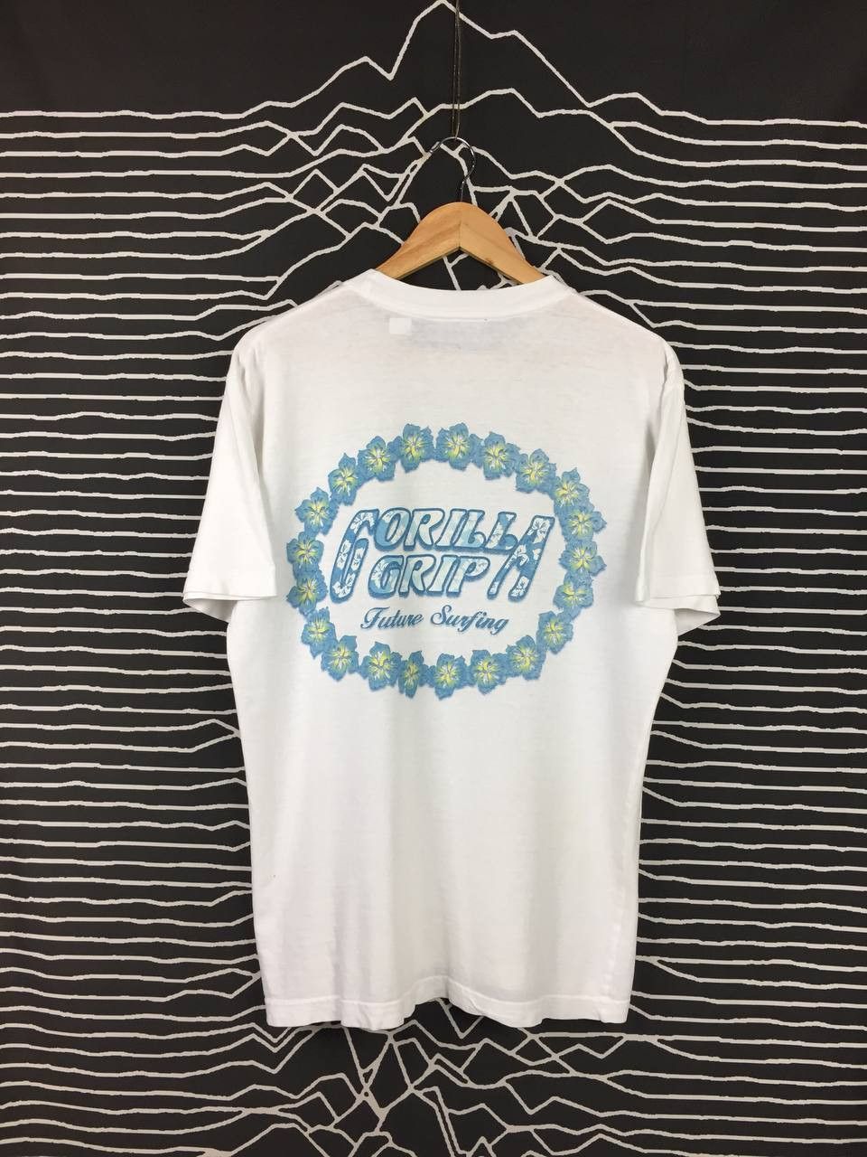 Vintage Vtg Gorilla Grip Future Surfing Surf Tee Size US M / EU 48-50 / 2 - 1 Thumbnail