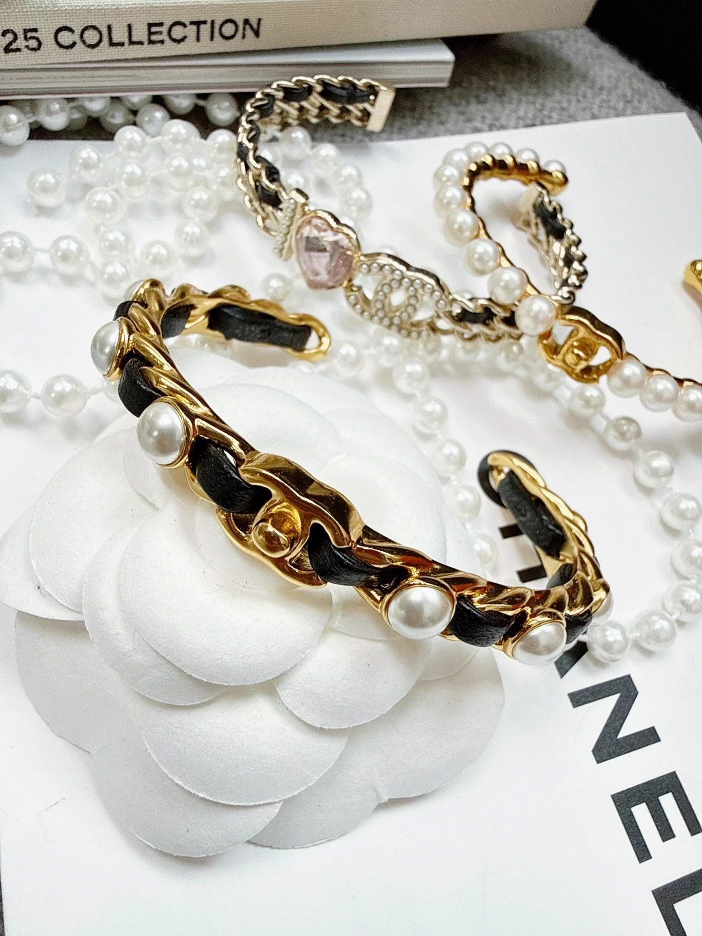 Chanel Chanel 20A Black Gold Pearl Leather Chain Bangle M 99 Size ONE SIZE - 7 Thumbnail