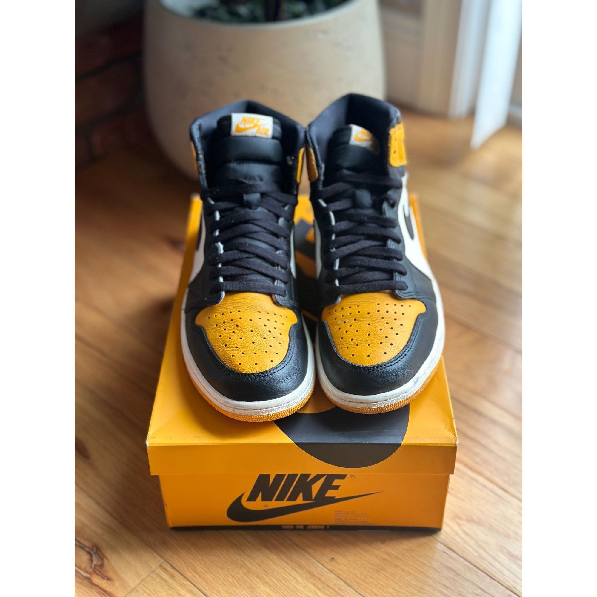Nike 555088 711 NIKE AIR JORDAN 1 “TAXI YELLOW TOE” RETRO HIGH OG Size US 11.5 / EU 44-45 - 3 Thumbnail