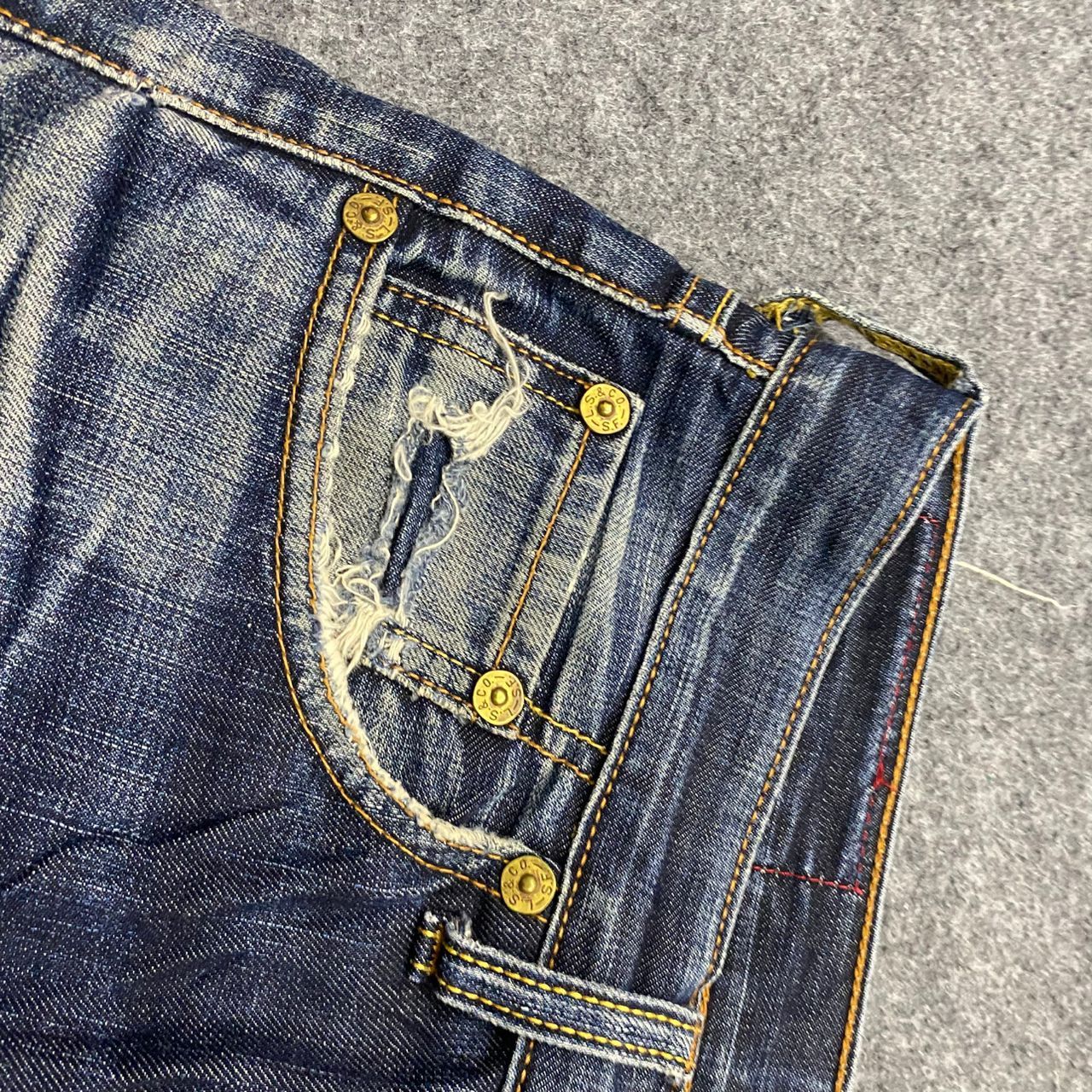 Levi's Vintage Levis 503 Distressed Denim Kurt Cobain Style Size US 32 / EU 48 - 11 Thumbnail