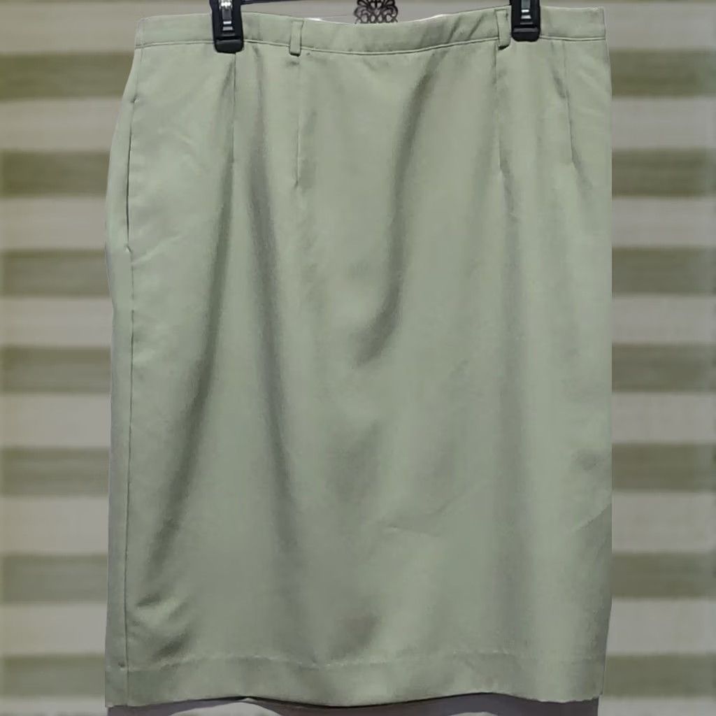 Vintage Liz Baker Straight Midi Skirt 18W Green Slit Pockets 36"W 36"W Career Office Women Skirt 18W Green XS? Size 40" / US 18 - 1 Thumbnail