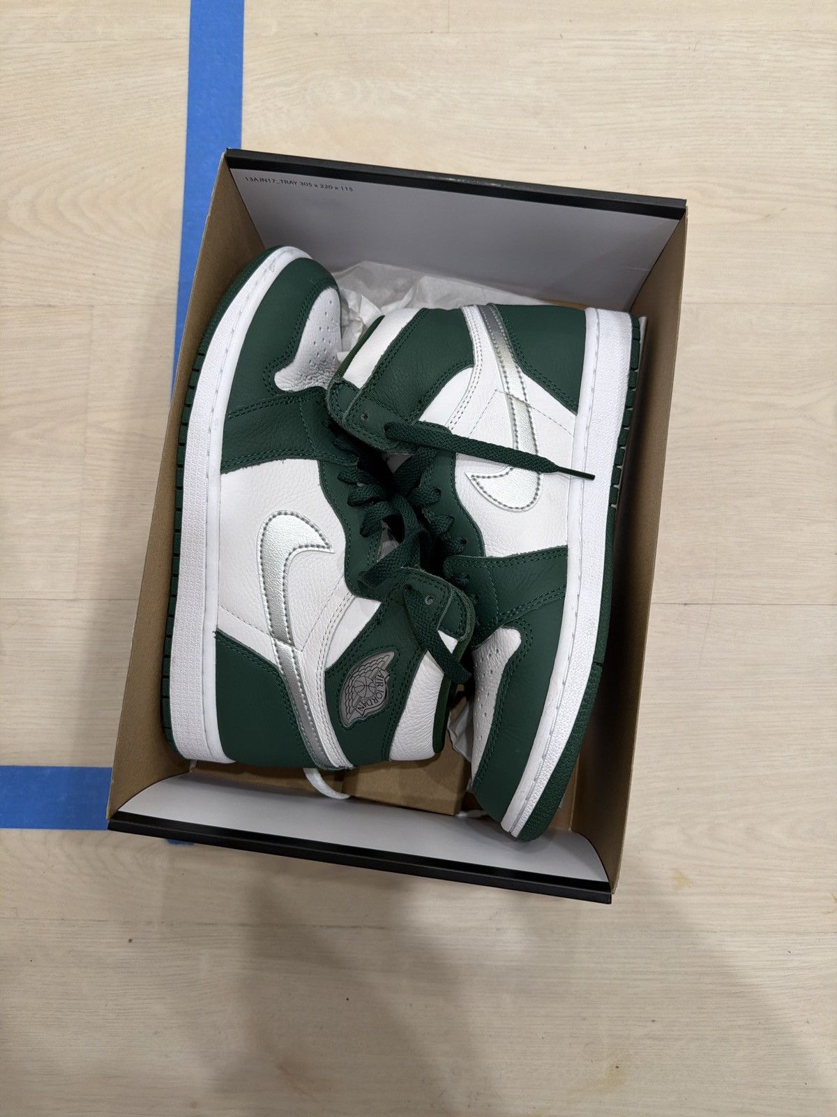 Jordan Brand Air Jordan Retro 1 High OG Size US 8 / EU 41 - 4 Thumbnail