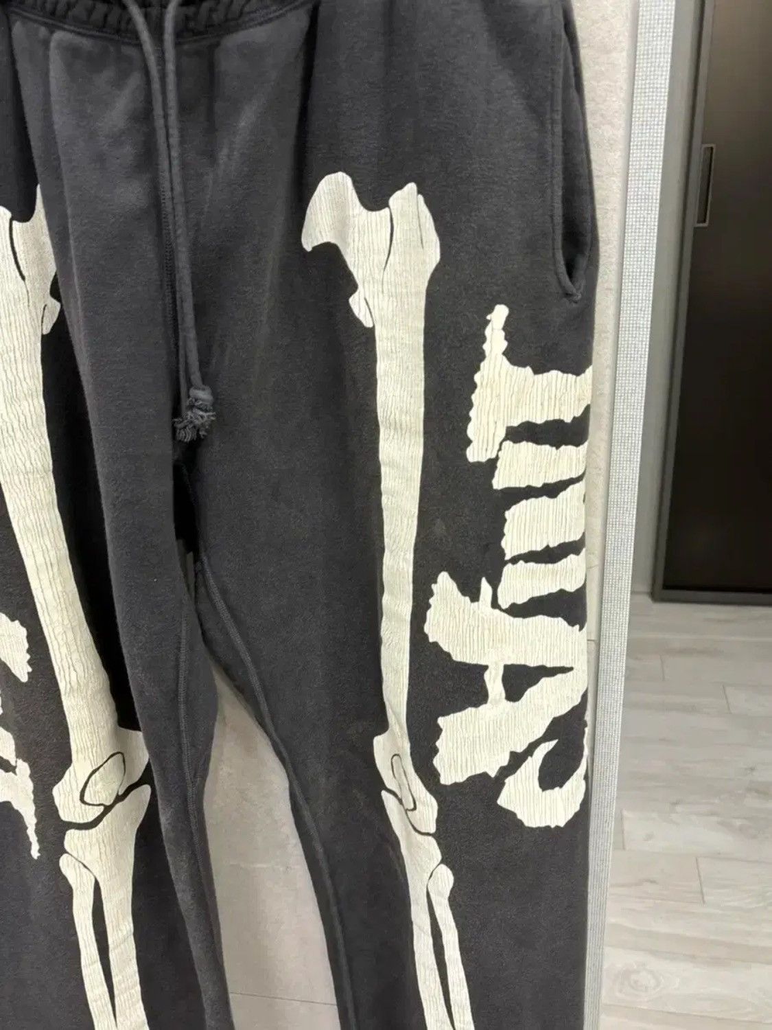 Saint Michael × Vlone Saint Michael x Vlone Bone Sweat Pants Size US 34 / EU 50 - 4 Thumbnail