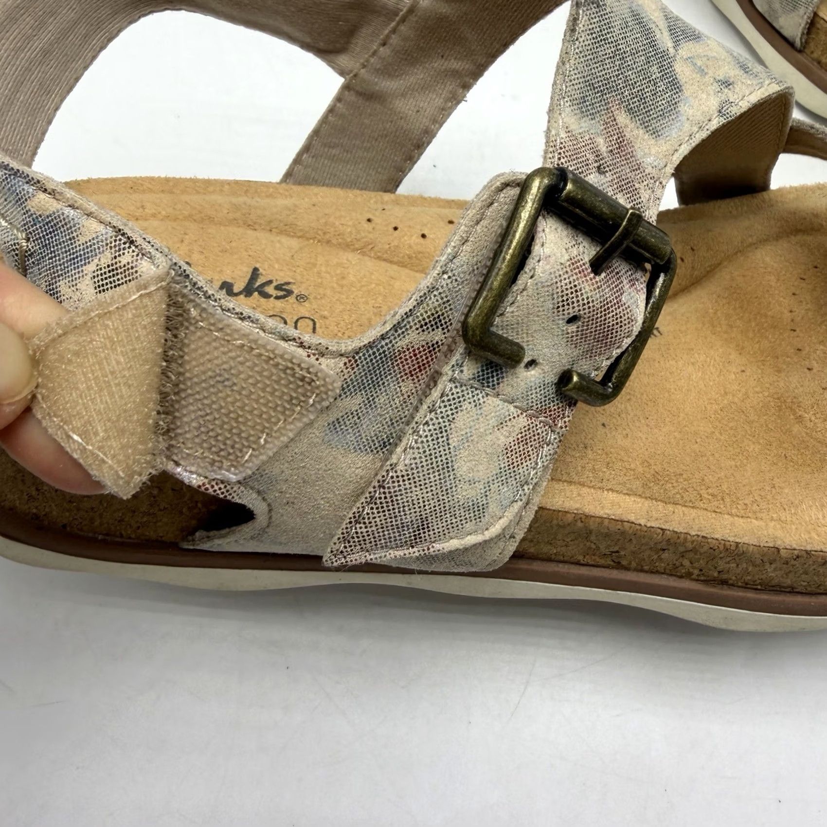Clarks Clarks Sandals Womens 8.5 M Brynn Step Floral Textile Fabric Hook Loop Beige Pattern Floral Casual Womens Leather? Size US 9 / IT 39 - 5 Thumbnail