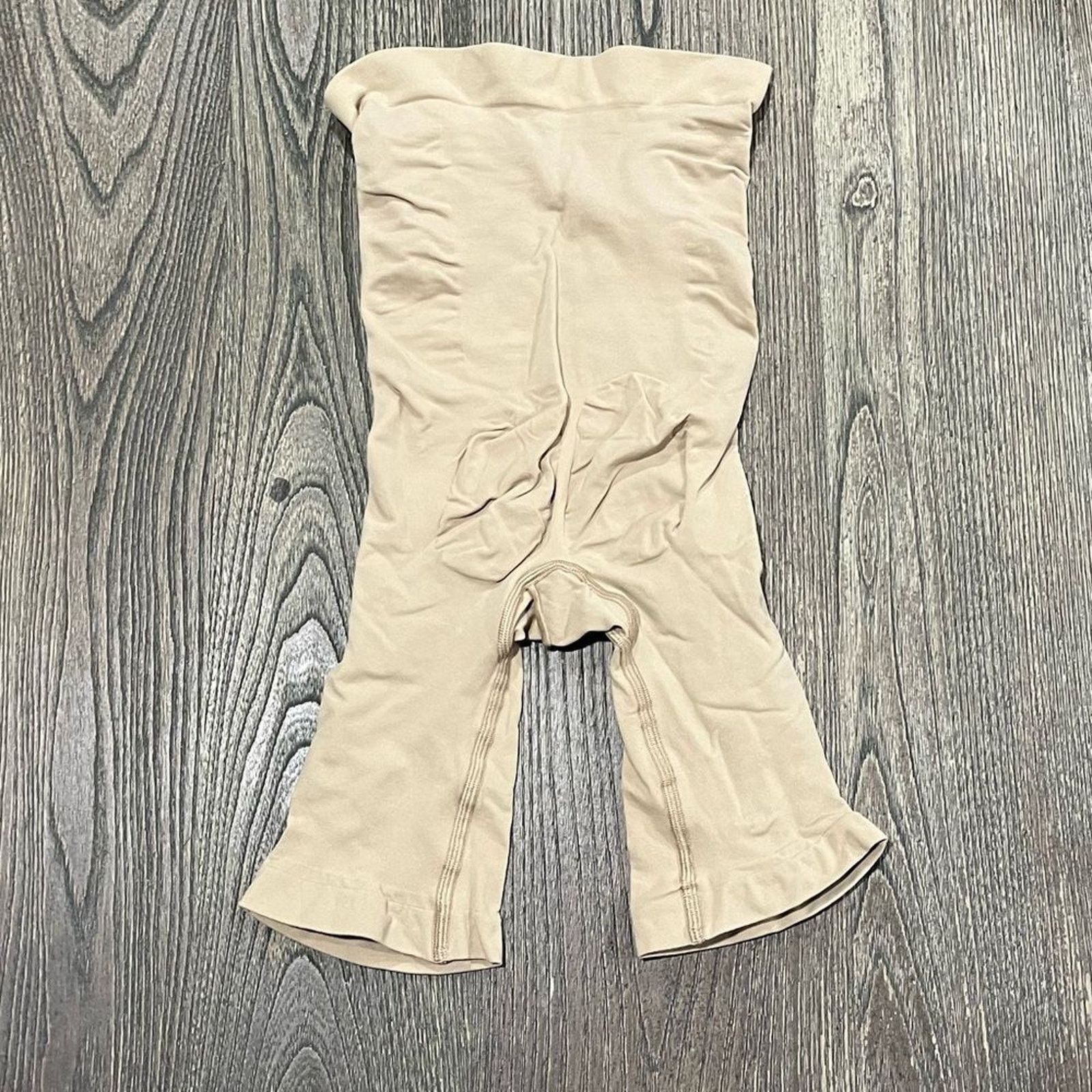 SKIMS NWOT Skims Shapewear Knee Shorts Sculpting Mid Thigh Open S Size ONE SIZE - 2 Thumbnail