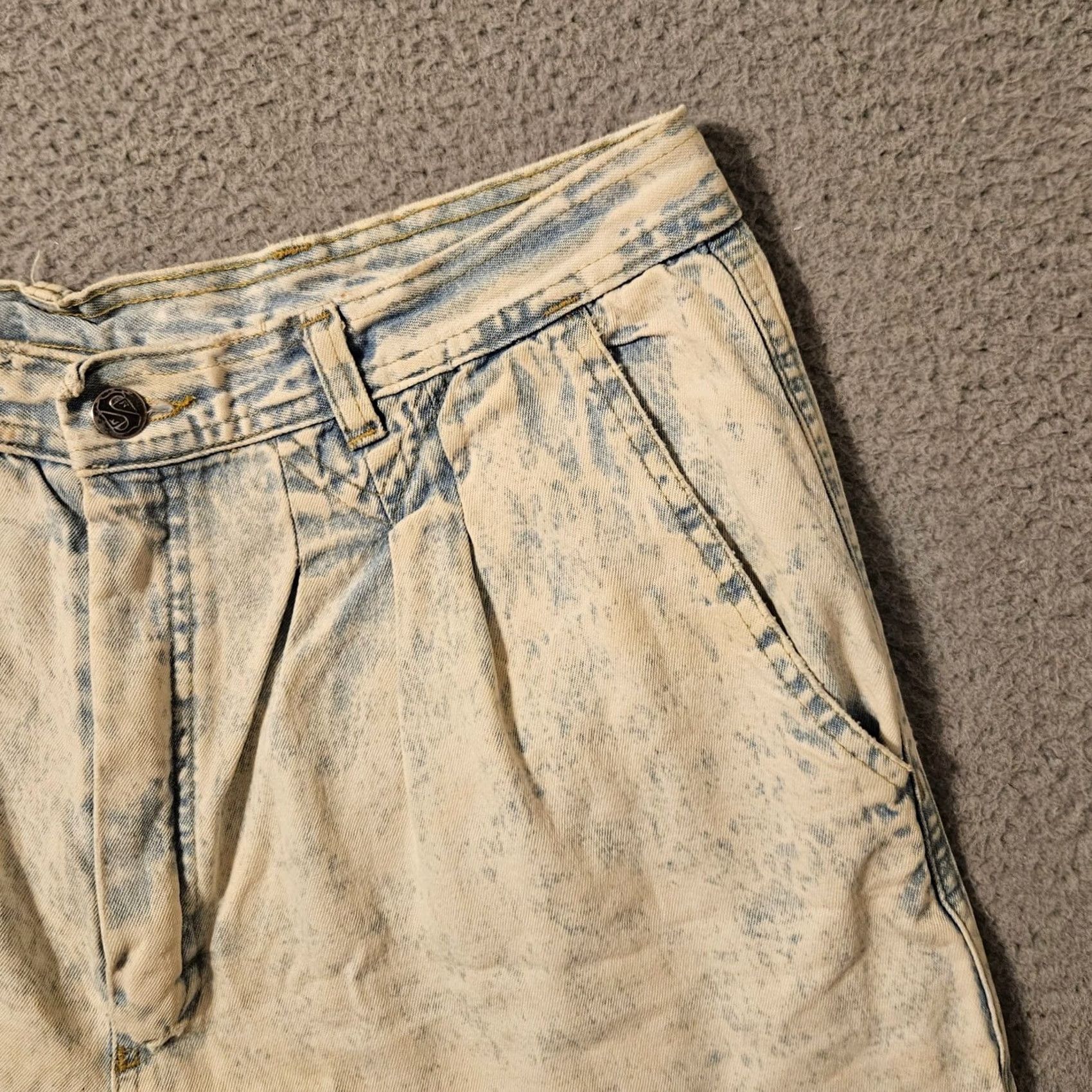 Quiksilver VINTAGE Quiksilver Shorts 30 USA Made Light Acid Wash Jorts Blue Denim Size US 30 / EU 46 - 4 Thumbnail