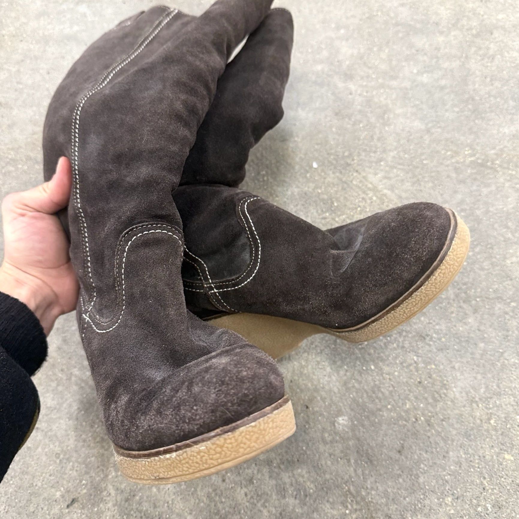 Vintage VINTAGE EMU Australia Waratah Knee High Boots Women 8 Brown Suede Shearling Rubber Gum Sole Winter Womens Size US 8 / IT 38 - 4 Thumbnail