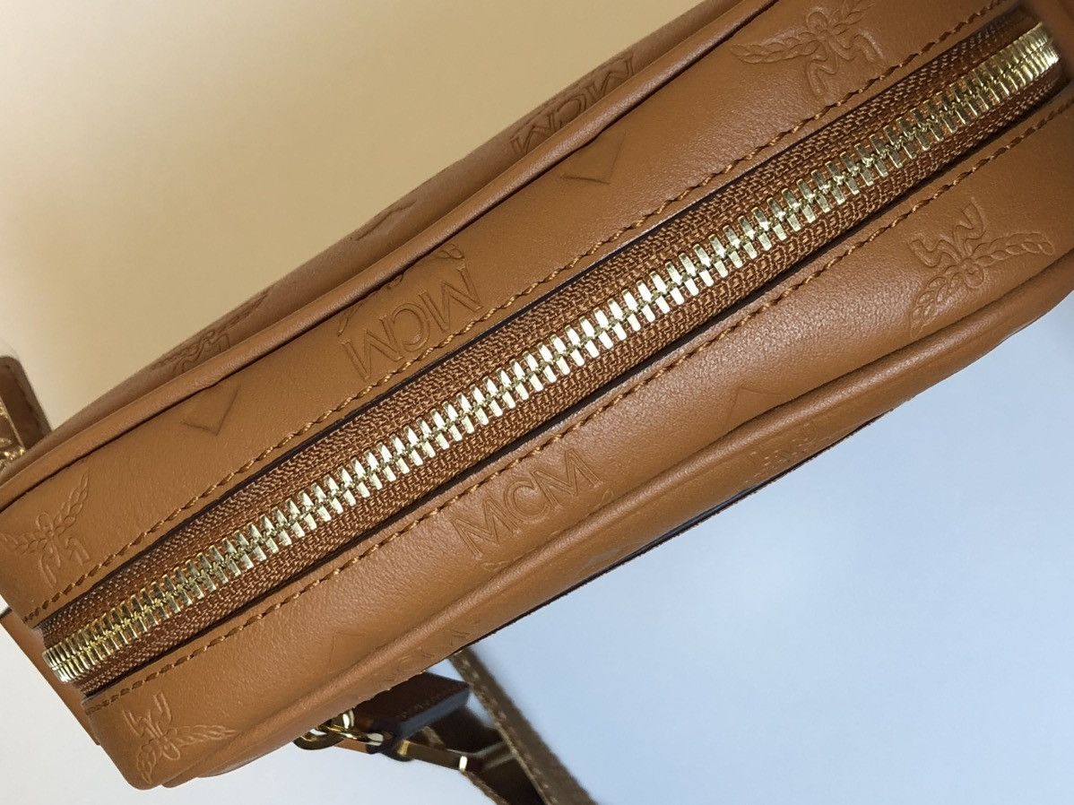 MCM MCM Gold Logo Monogram Crossbody Messenger Bag Fall 2022 Size ONE SIZE - 8 Thumbnail