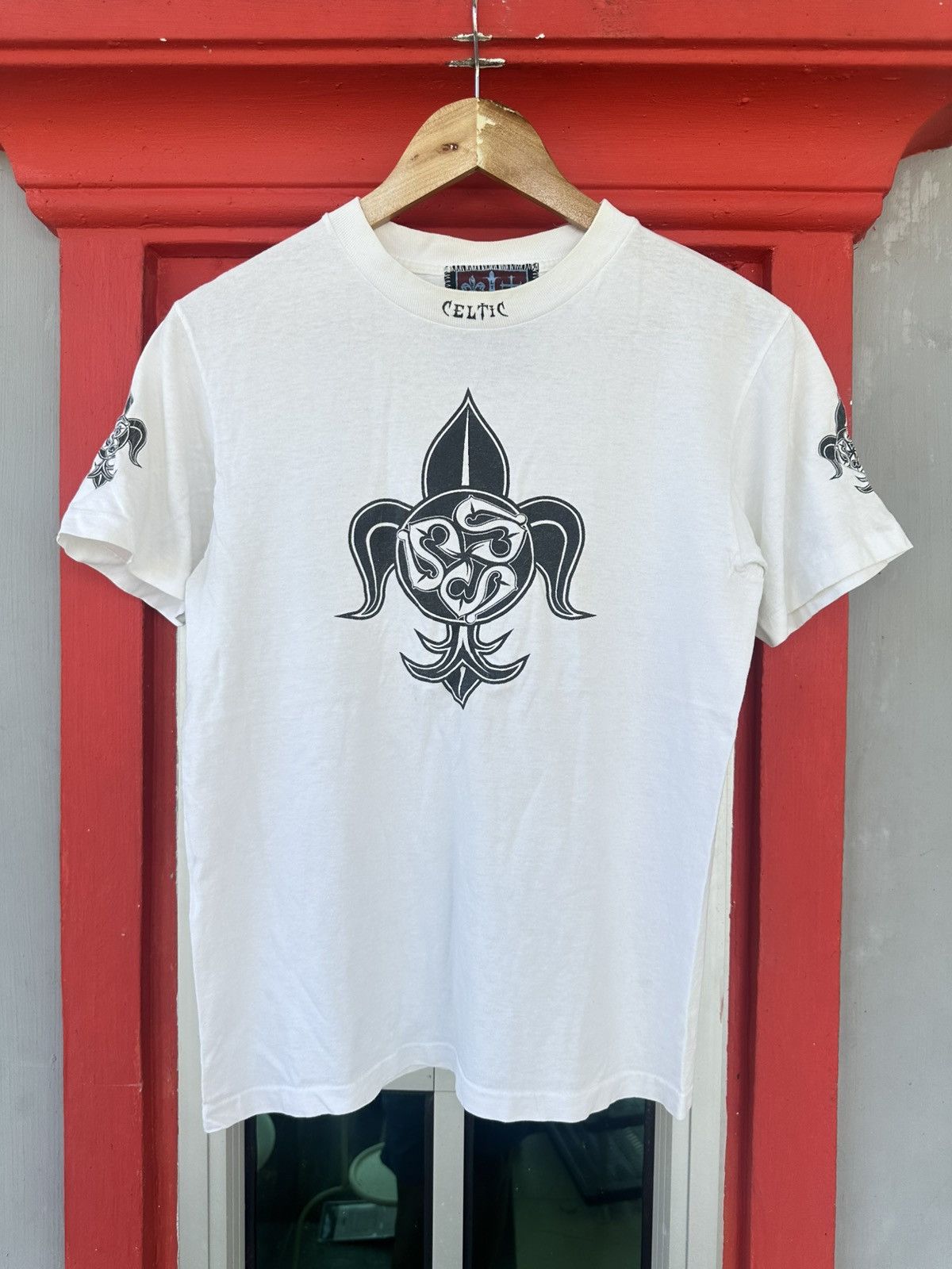 Vintage RARE Vintage 90s Celtic Art Silver Kingdom Tee Size US S / EU 44-46 / 1 - 1 Thumbnail