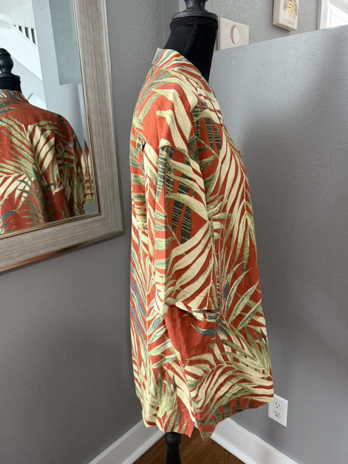 Tommy Bahama Tommy Bahama 100% silk Hawaiian camp shirt tropical large Size US L / EU 52-54 / 3 - 2 Thumbnail