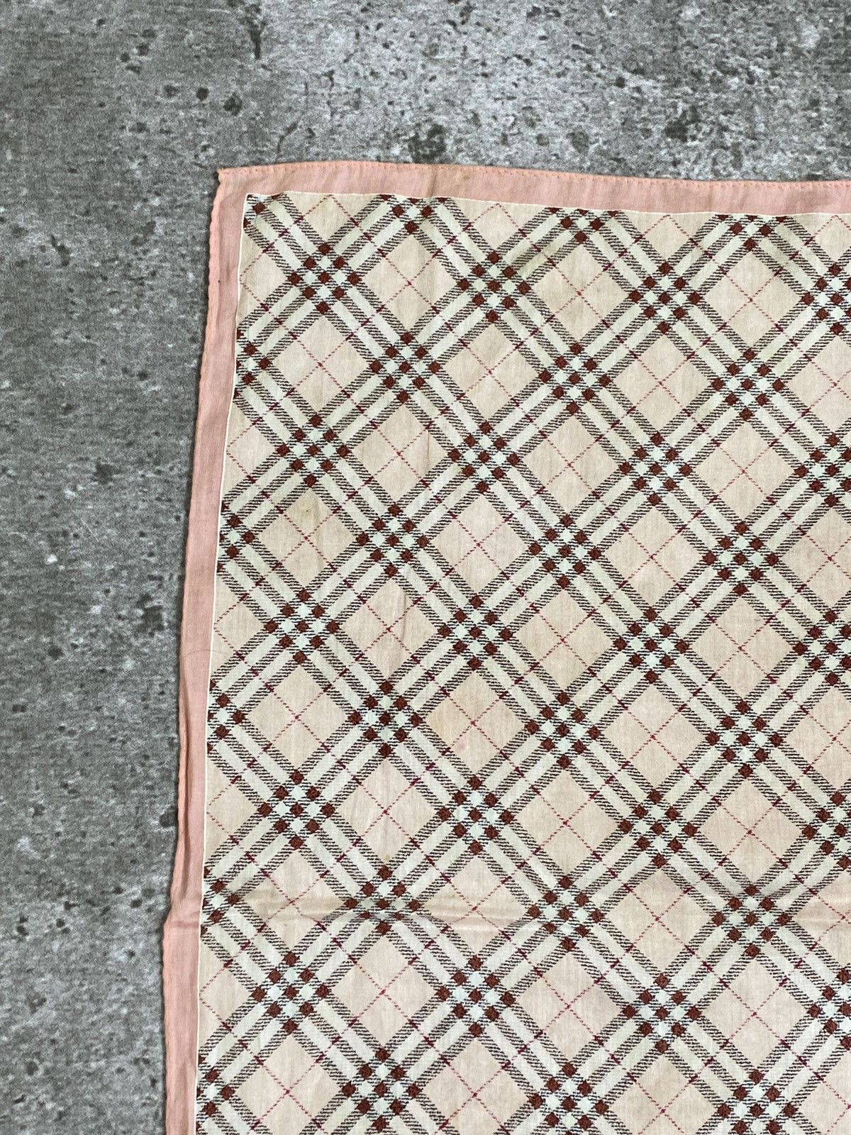 Burberry Burberry Handkerchief / Bandana / Neckerchief Size ONE SIZE - 6 Thumbnail