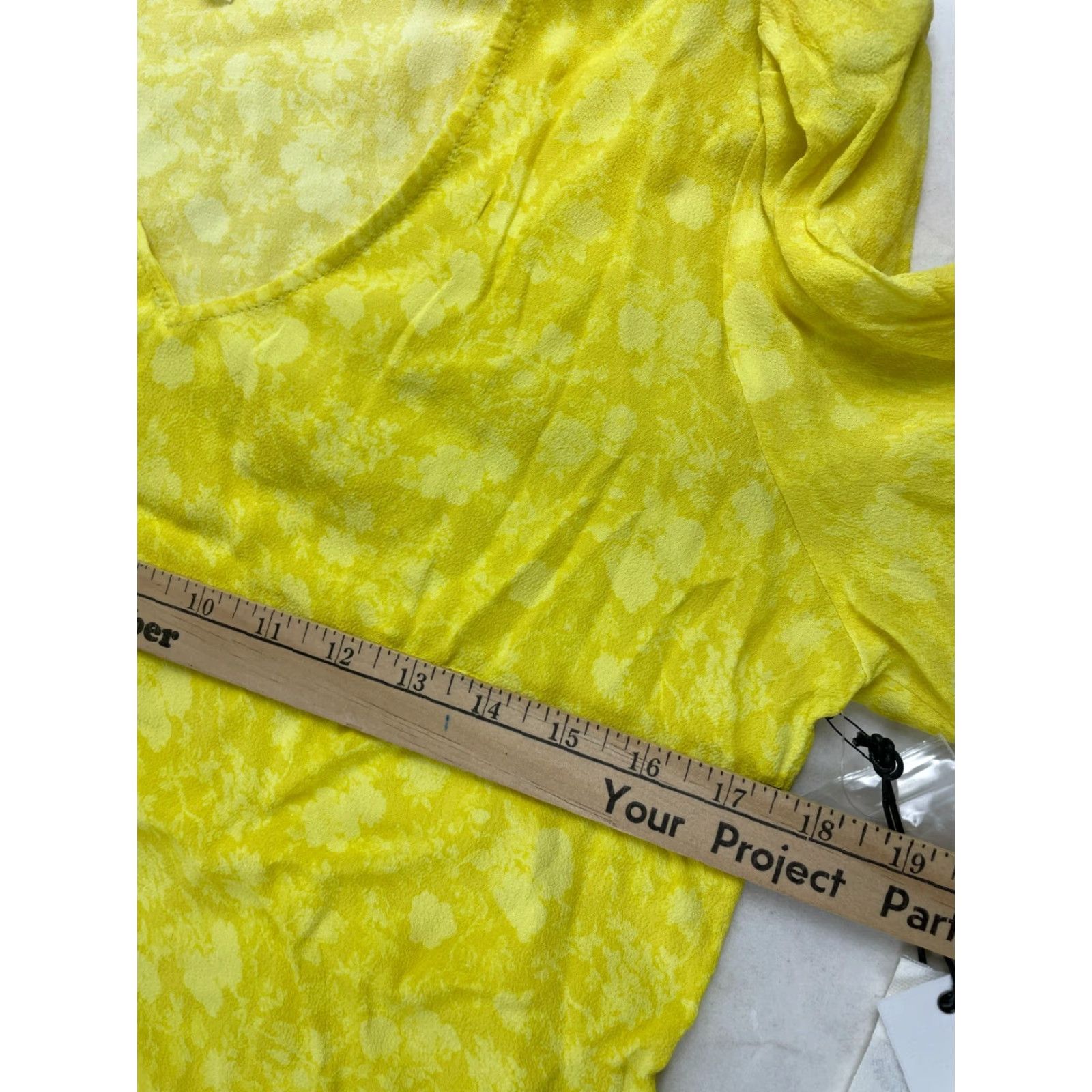 Treasure & Bond Treasure & Bond Shirt Women's S Yellow Floral Puff Sleeve V-Neck NWT Size S / US 4 / IT 40 - 5 Thumbnail