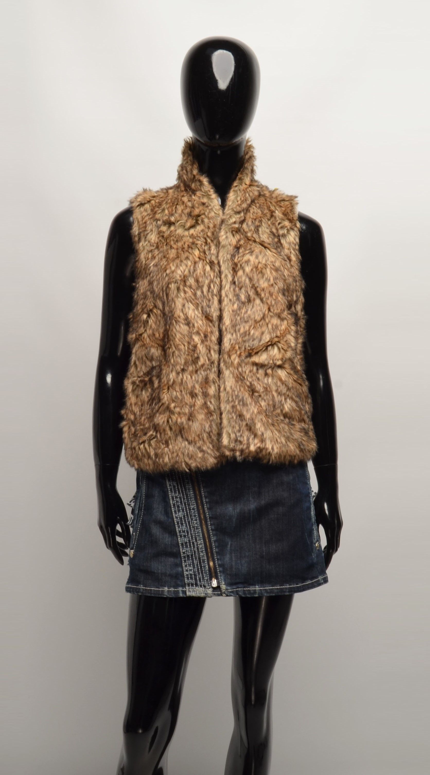 Abercrombie & Fitch Abercrombie & Fitch Y2K Coquette Faux Fur Open Vest Size S / US 4 / IT 40 - 1 Thumbnail