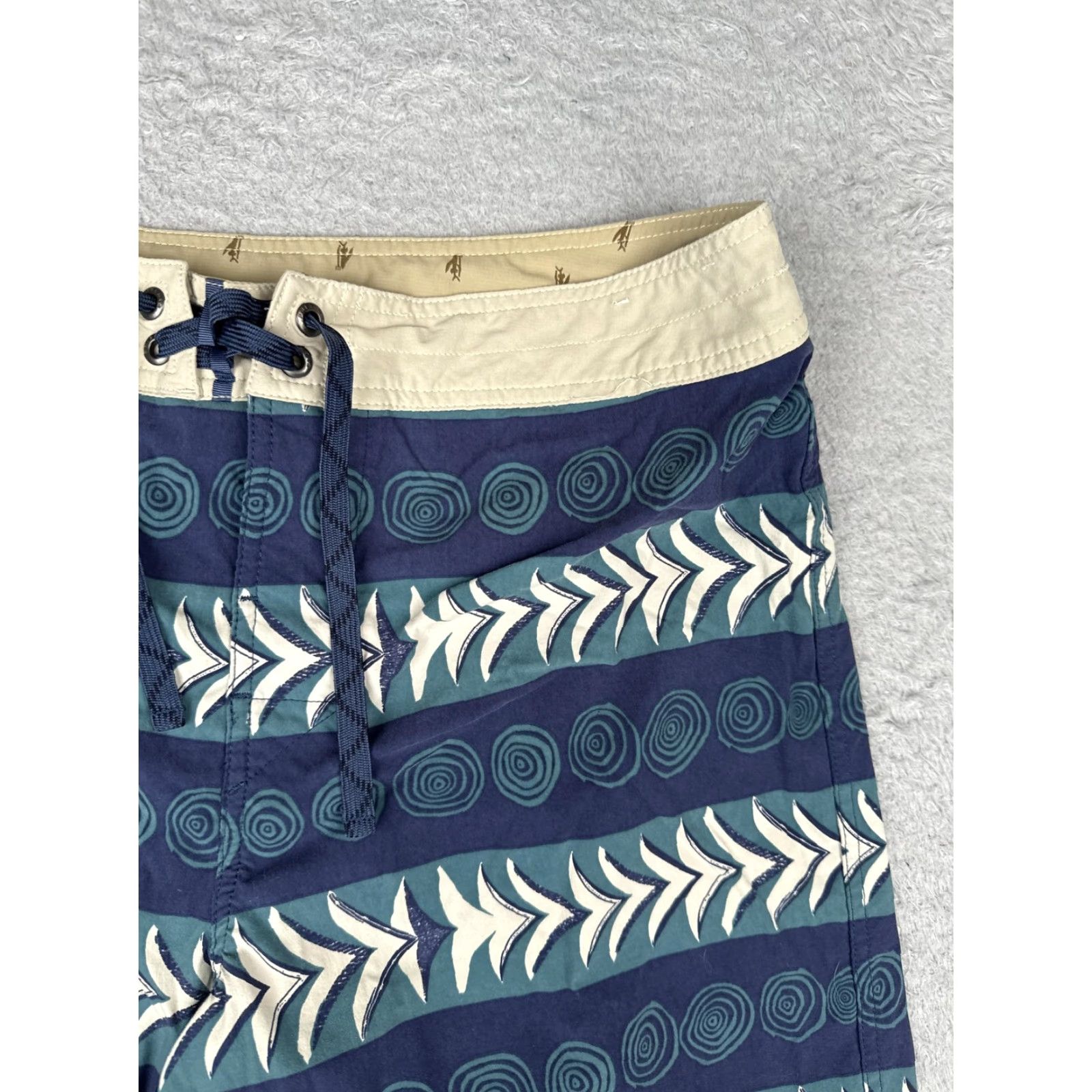 Patagonia Patagonia Board Shorts Mens 34 Blue Tribal Stripe Swim Trunks Drawstring Surf Bottoms Mens Size US 34 / EU 50 - 5 Thumbnail