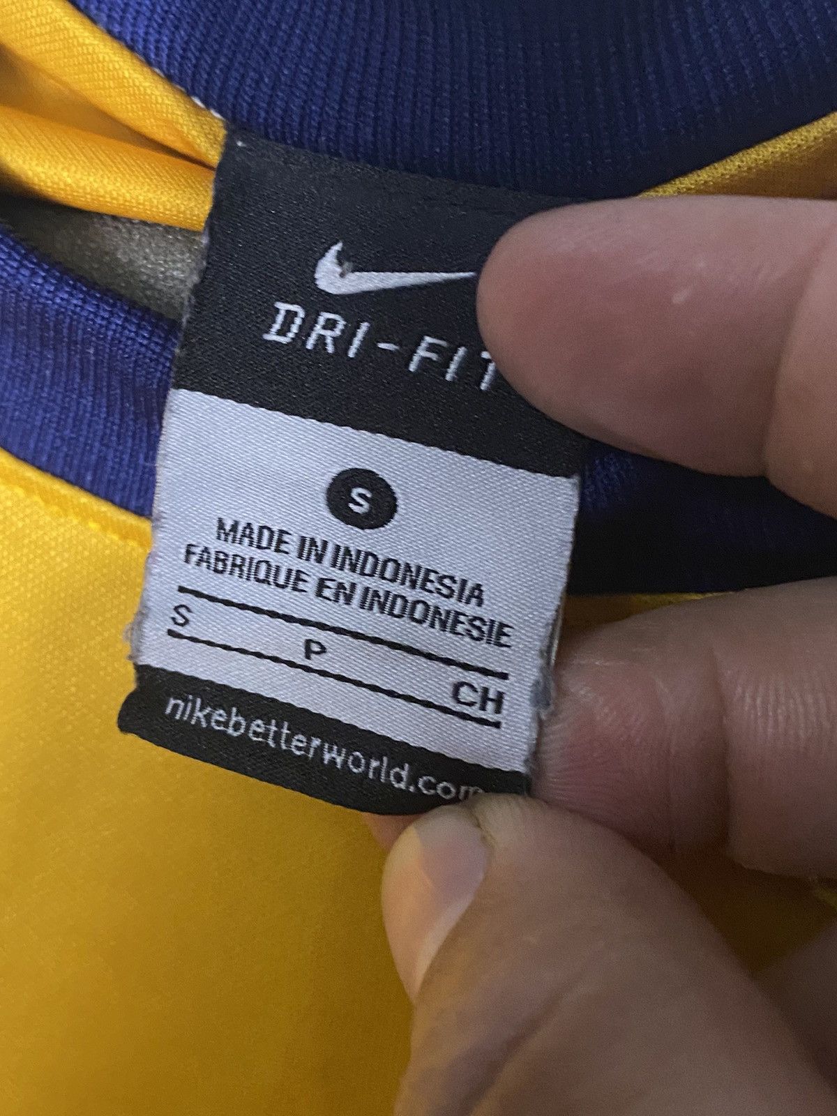 Nike Vintage Barcelona Nike Soccer Jersey 2015 unicef Size US S / EU 44-46 / 1 - 2 Thumbnail