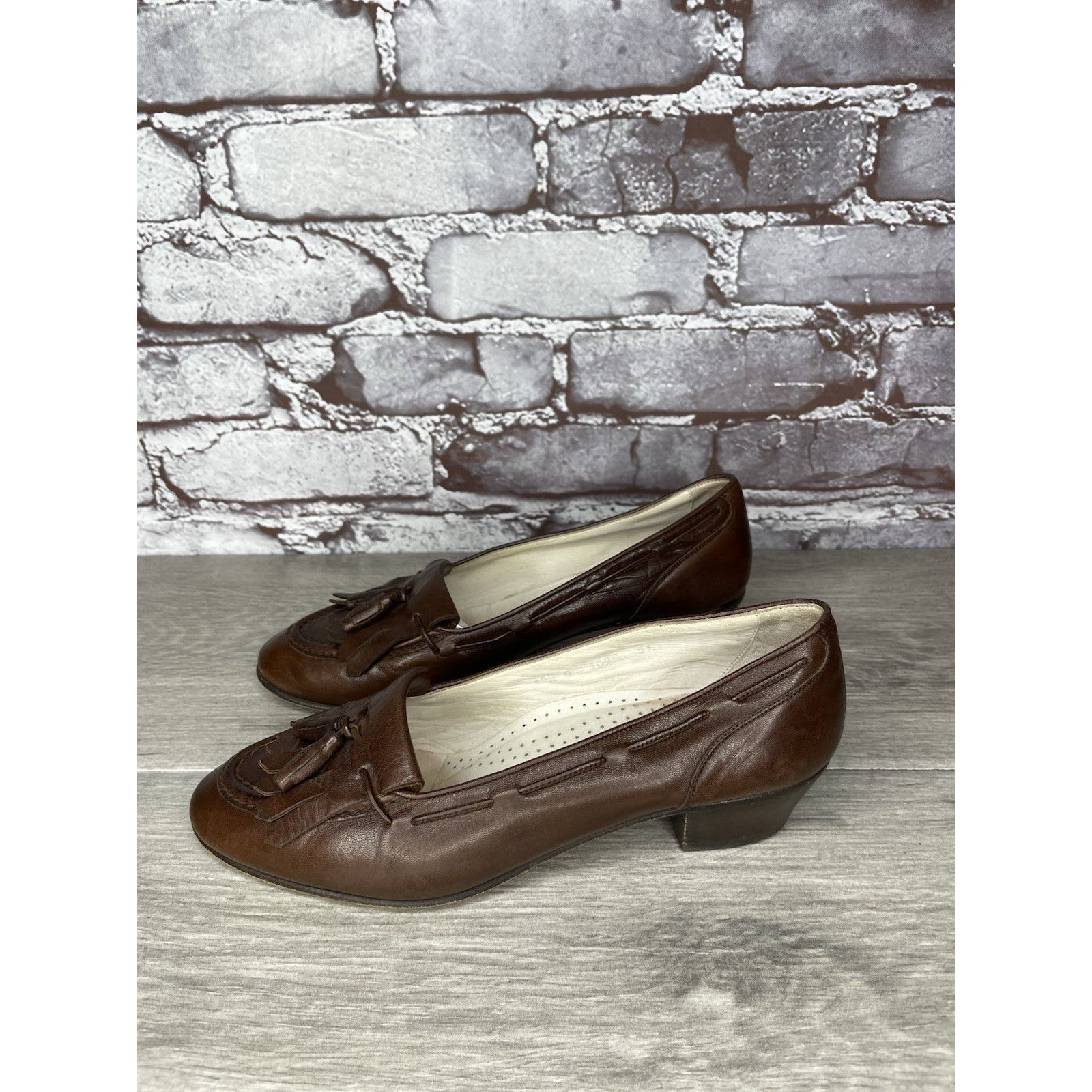 Bally Bally Brown Leather Kiltie Tassel Loafers Kitten Heel Shoes Size US 6.5 / IT 36.5 - 20 Thumbnail