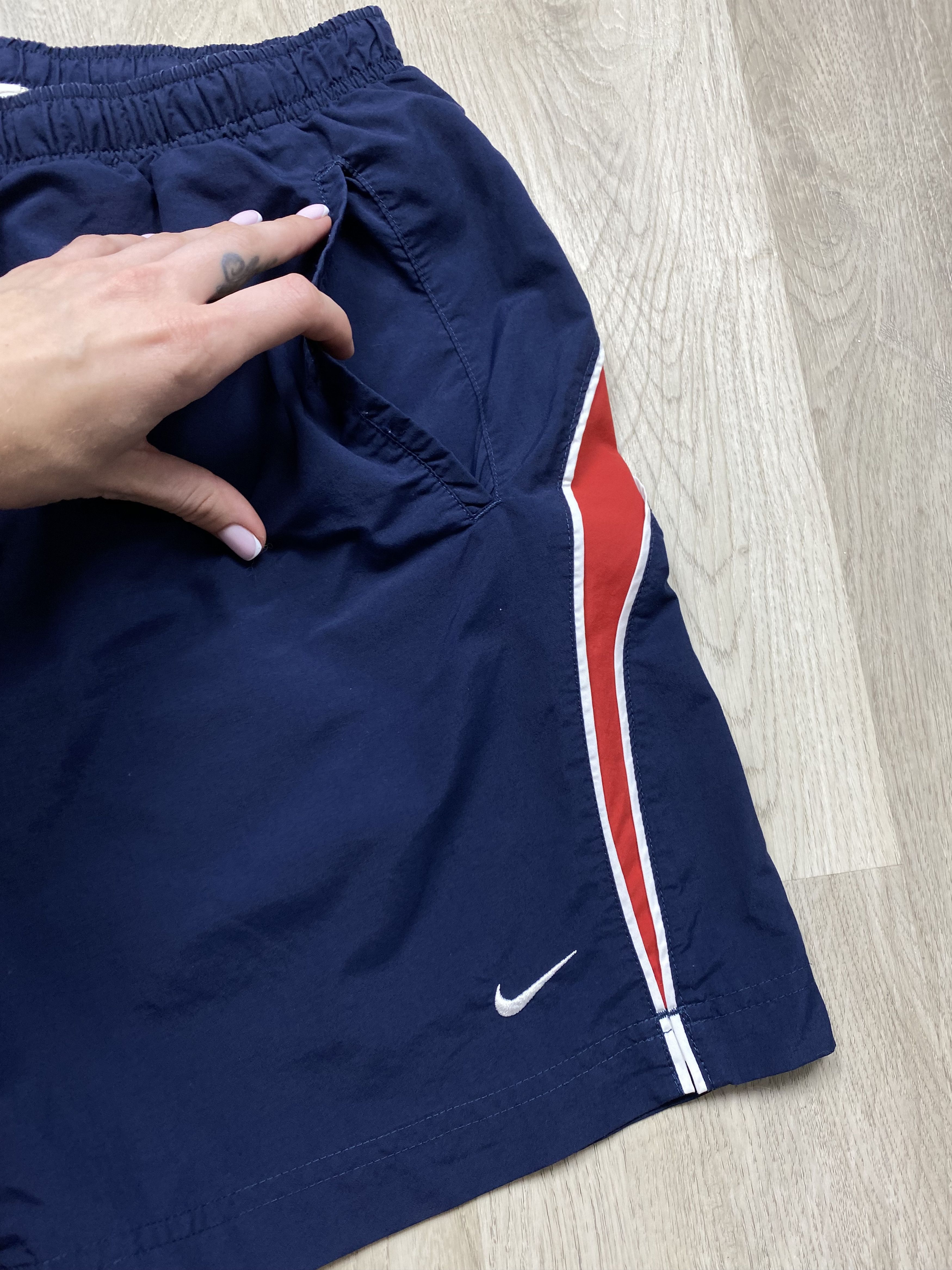 Nike Vintage Nike Mens Nylon Shorts Y2K Size US 36 / EU 52 - 3 Thumbnail