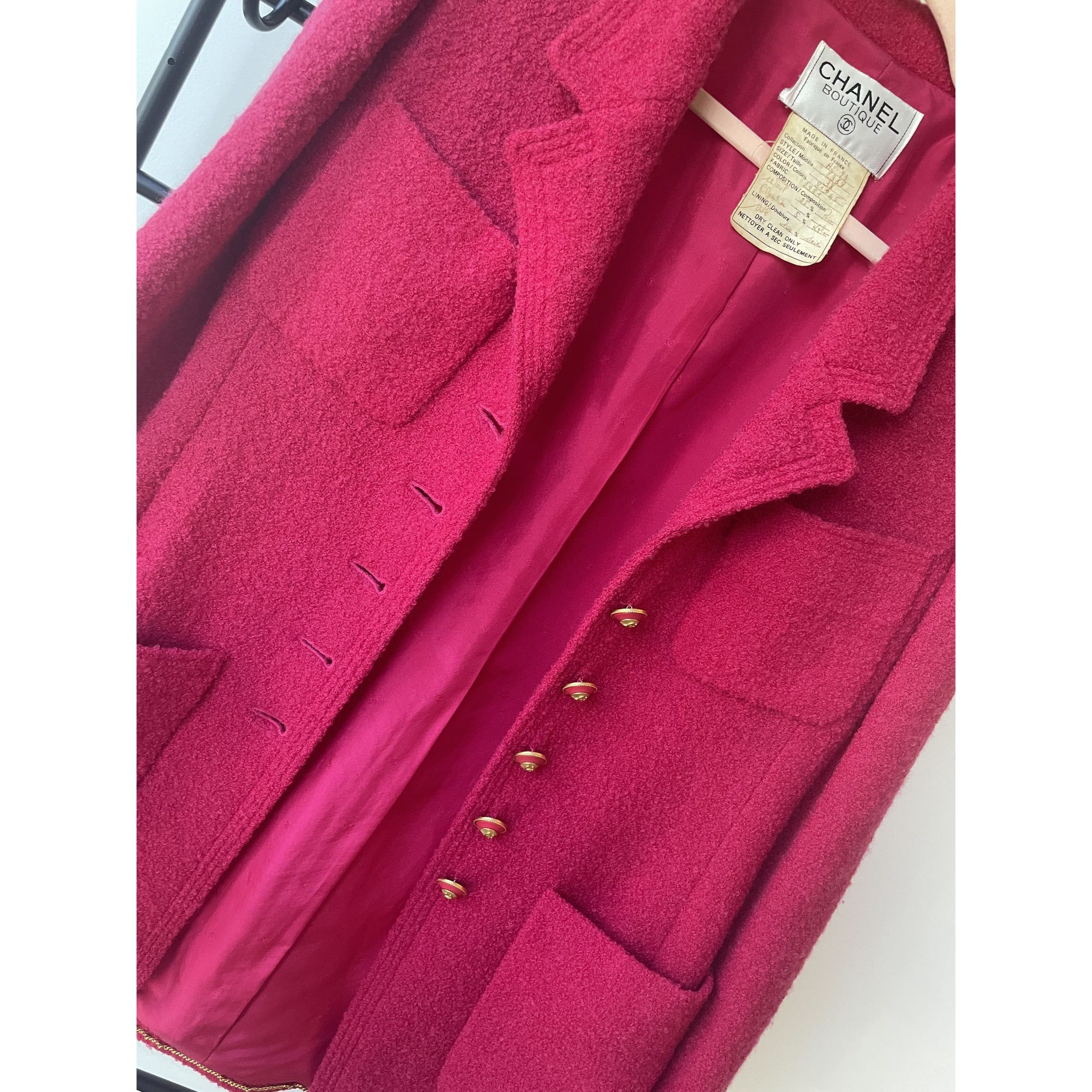 Chanel Chanel Vintage Boucle Wool Pink Coat With Gold Button Accent Size XS / US 0-2 / IT 36-38 - 7 Thumbnail