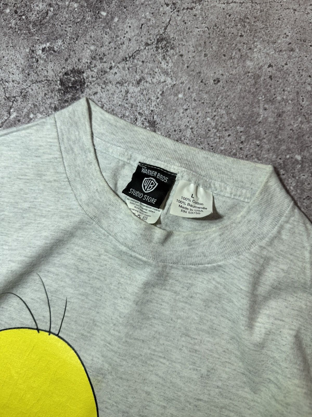 Warner Bros Vintage 1995 Warner Bros. Looney Tunes Tweety Bird Tee USA Size US L / EU 52-54 / 3 - 6 Thumbnail