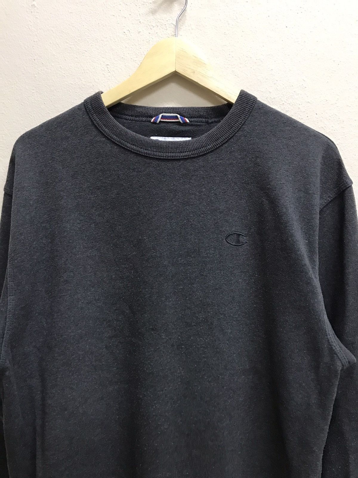 Champion CHAMPION AUTHENTIC ATHLETICWEAR SMALL LOGO SWEATSHIRT Size US M / EU 48-50 / 2 - 4 Thumbnail