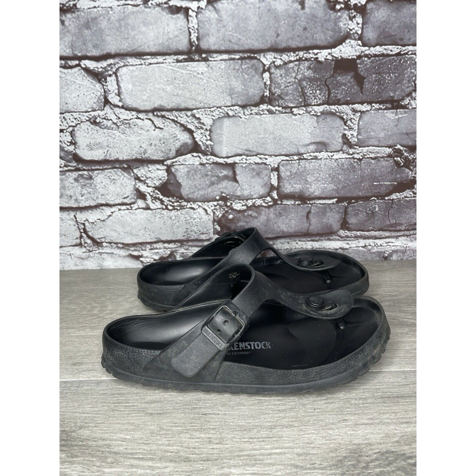 Birkenstock Women’s BIRKENSTOCK Black Gizeh Sandals Shoes Sz EU 36 US 5. Size US 5.5 / IT 35.5 - 1 Thumbnail