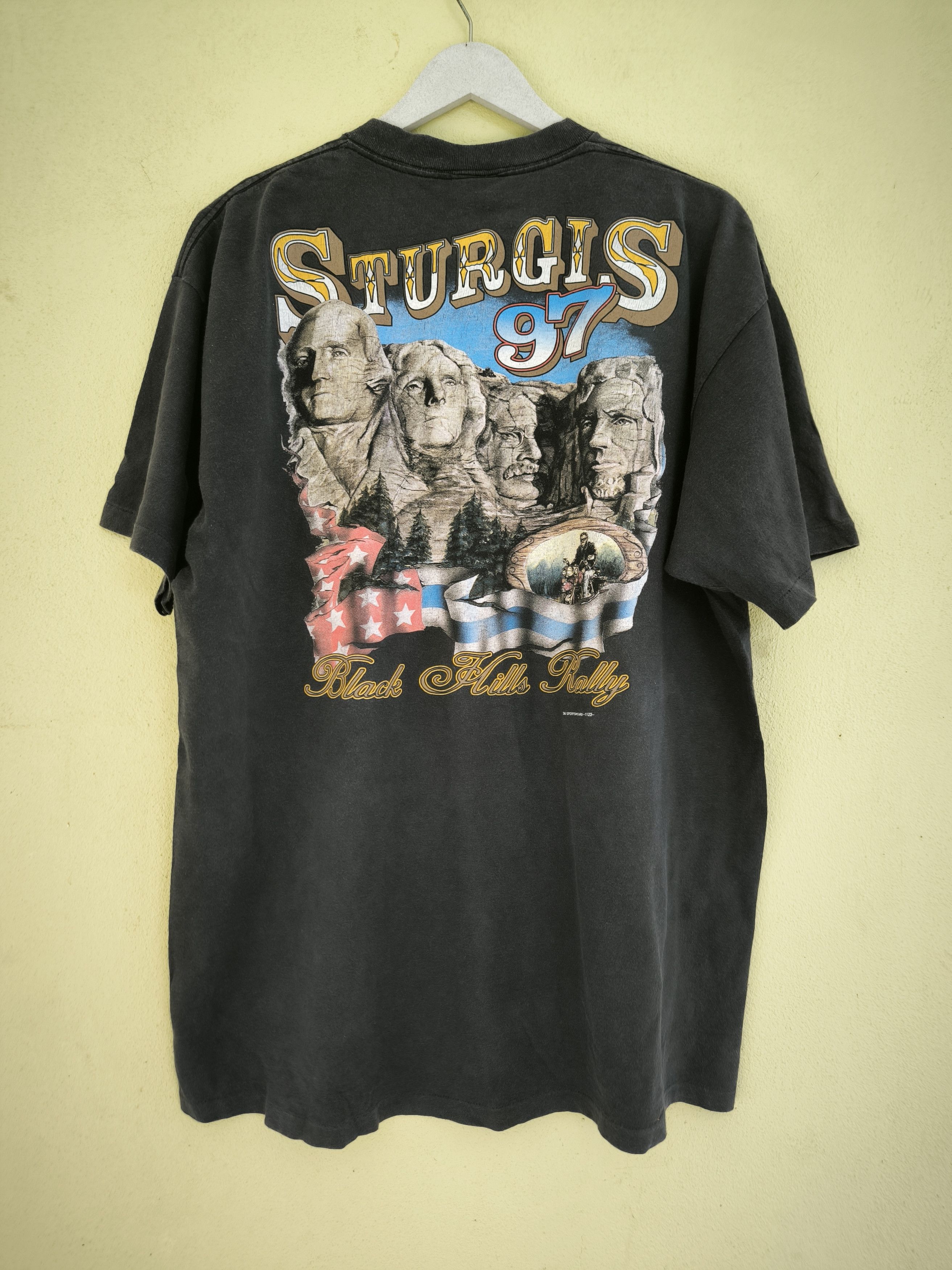 Vintage Vintage 1997 STURGIS "Born To Roam" back hit tee Size US XL / EU 56 / 4 - 1 Thumbnail