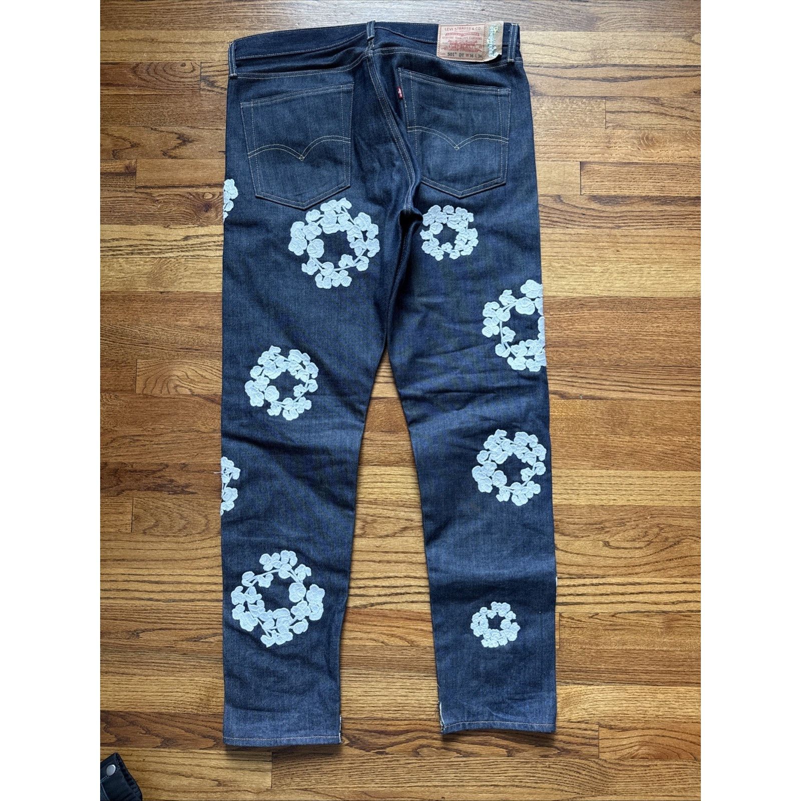 DENIM TEARS LEVI'Sx Denim Tears Embroidered Cotton Wreath Denim Jean Size US 38 / EU 54 - 9 Thumbnail