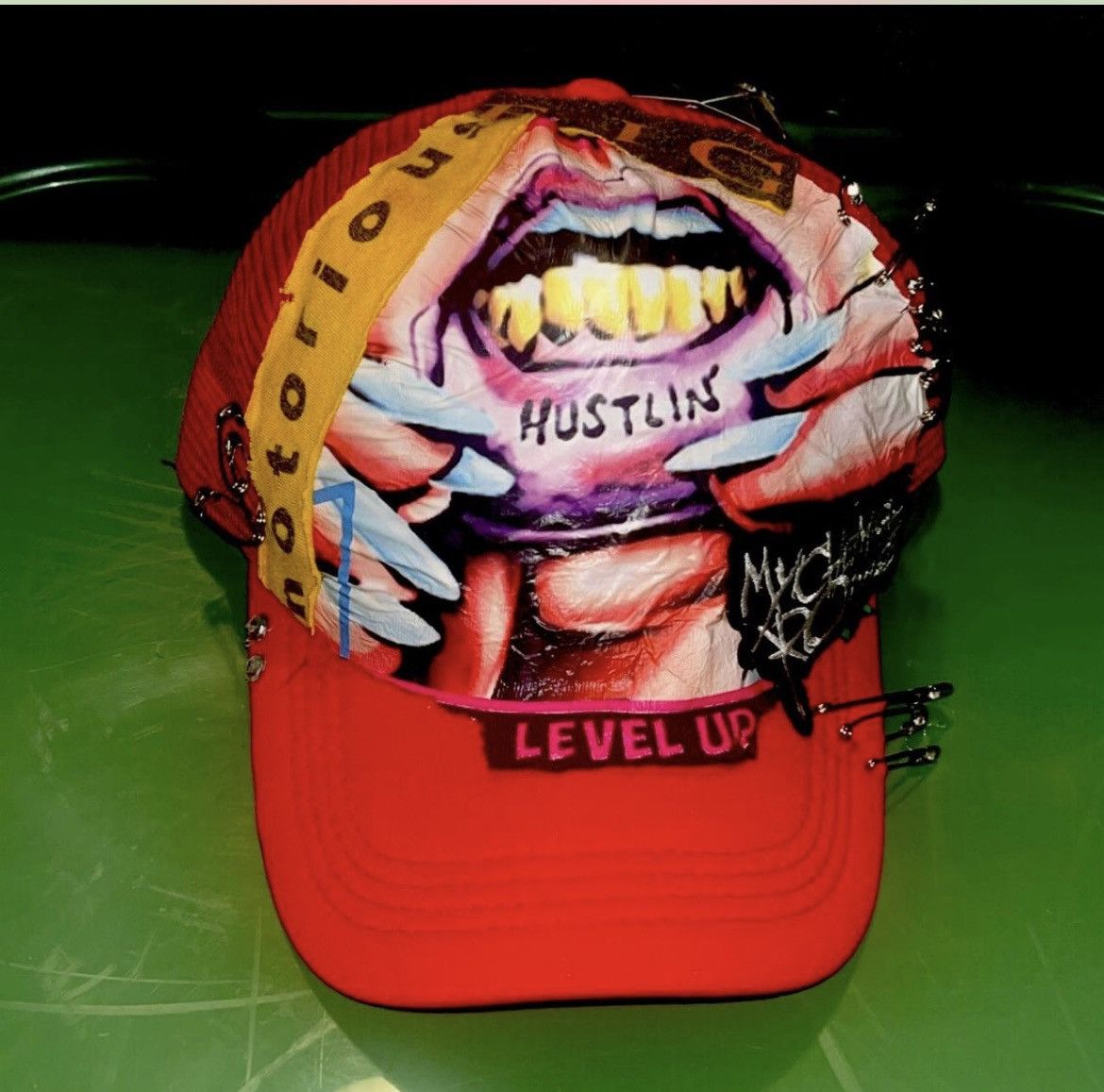 Designer × Handmade 1of1 Red Hustiling Notorious Chrome trucker hat Size ONE SIZE - 1 Thumbnail