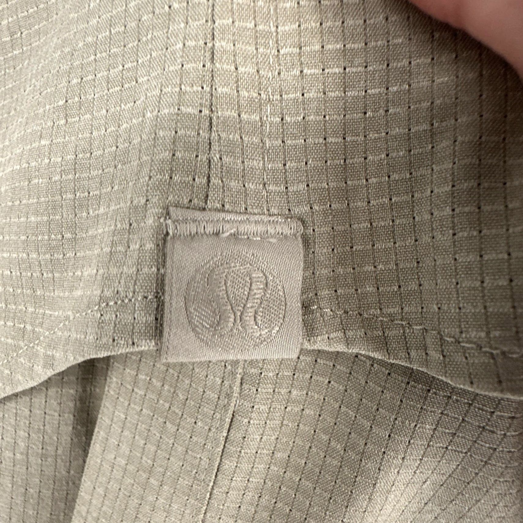 Lululemon Lululemon Shirt Mens Large Beige Check Short Sleeve Button Up Tech Performance Size US L / EU 52-54 / 3 - 4 Thumbnail