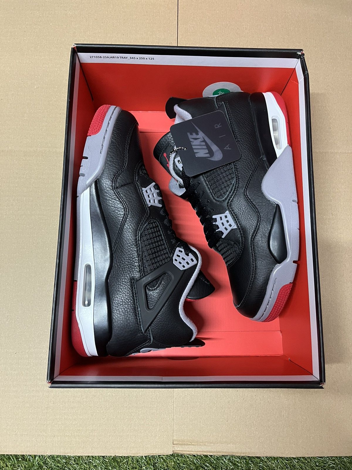 Nike Jordan 4 Retro Bred Remainged Size US 9.5 / EU 42-43 - 9 Thumbnail