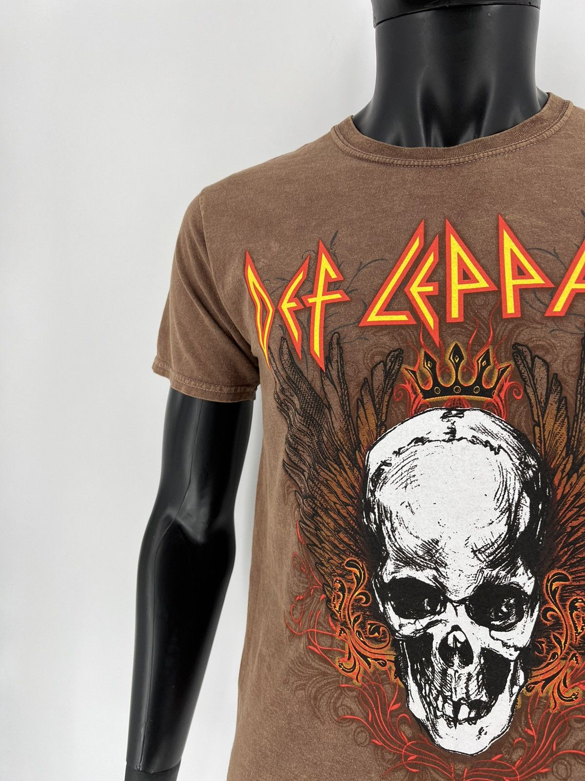 Band Tees × Vintage Vintage Y2K Def Leppard Band Tee Size S Faded Double Sided Size US S / EU 44-46 / 1 - 6 Thumbnail