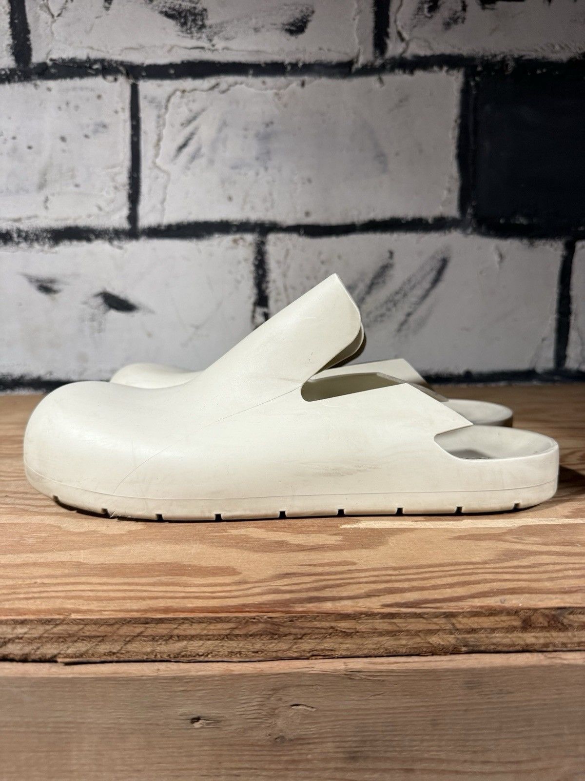Bottega Veneta Bottega Veneta Puddle Clogs Rubber Mules Ivory Size 46 (12) Size US 12 / EU 45 - 4 Thumbnail