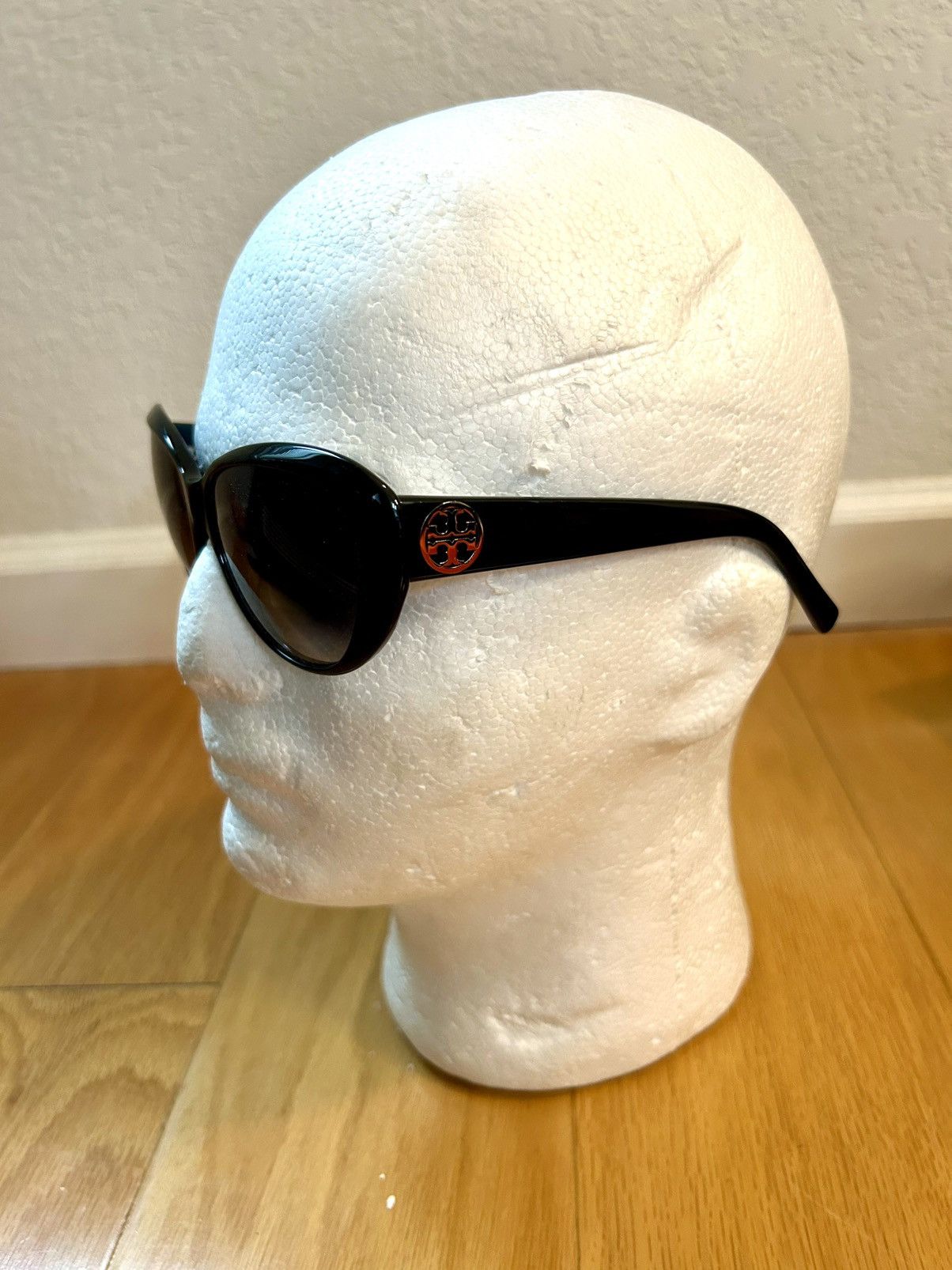 Tory Burch Black Sunglasses with Orange Case Tory Burch Black Cat-Eye Sunglasses with Case | Mercari main image 4