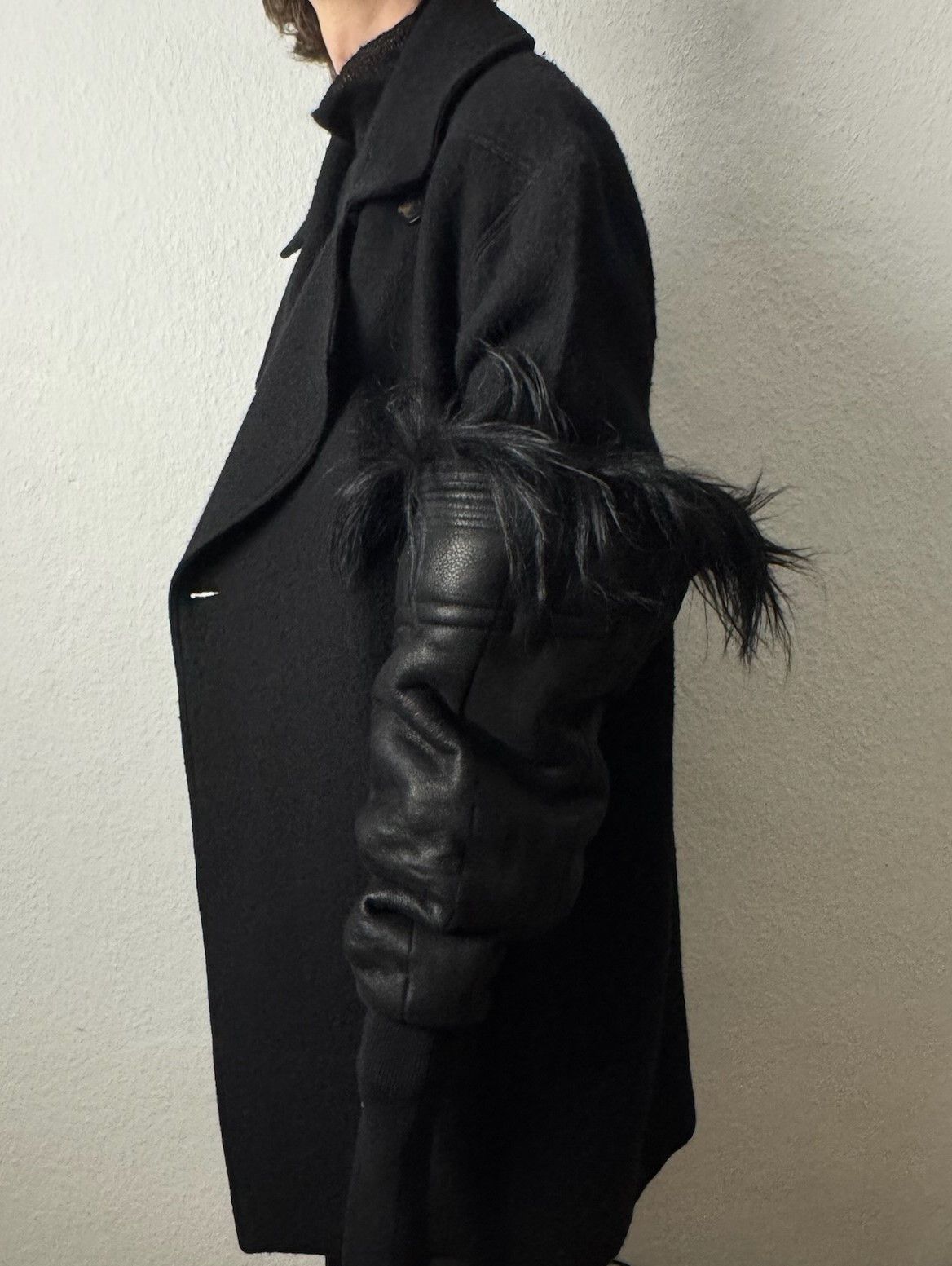 Rick Owens F/W 22 “STROBE” Shearling Leather Goat Hair Gauntlets Size ONE SIZE - 3 Thumbnail