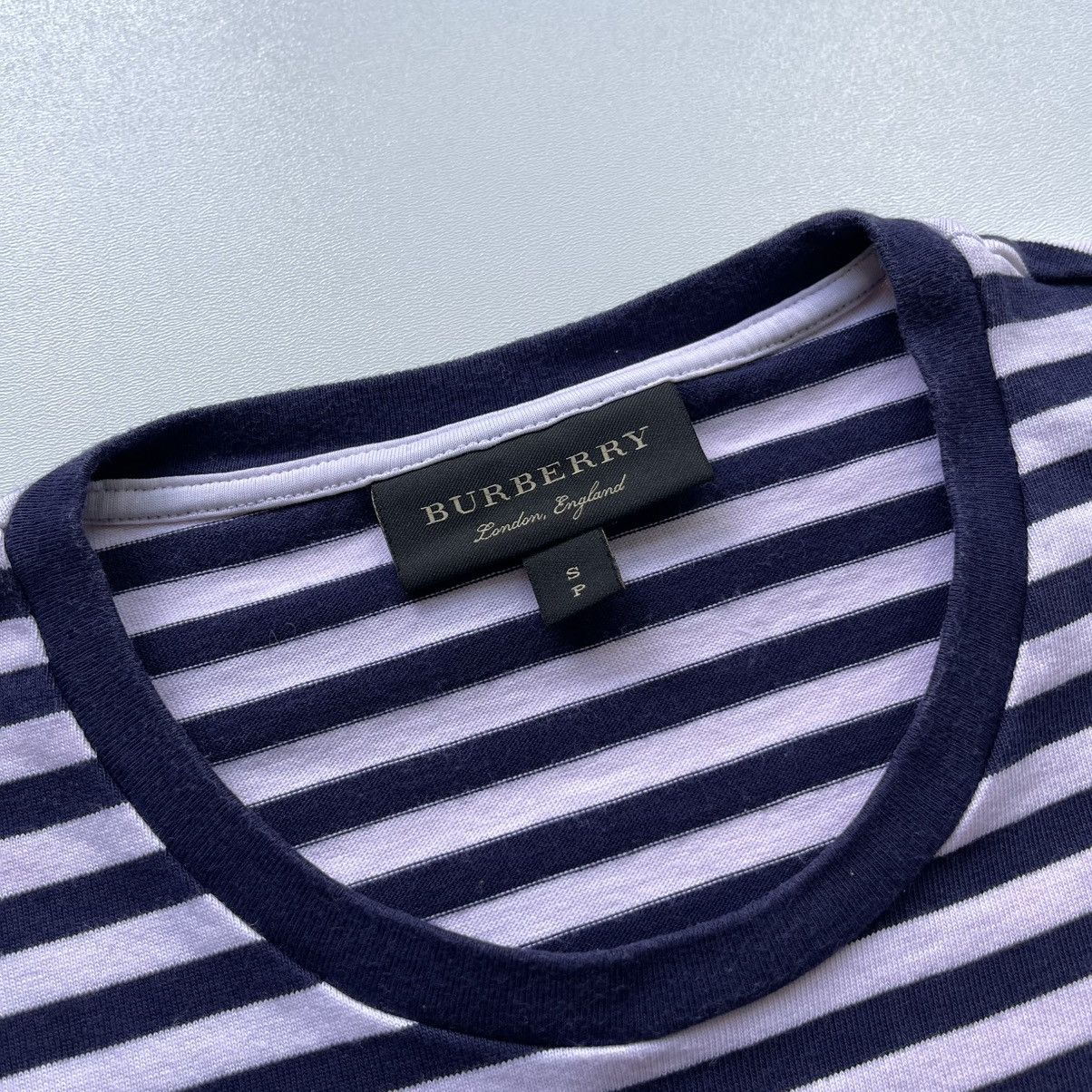 Burberry Burberry London Black Label Gladiator Helmet Stripe T-Shirt Size US S / EU 44-46 / 1 - 7 Thumbnail