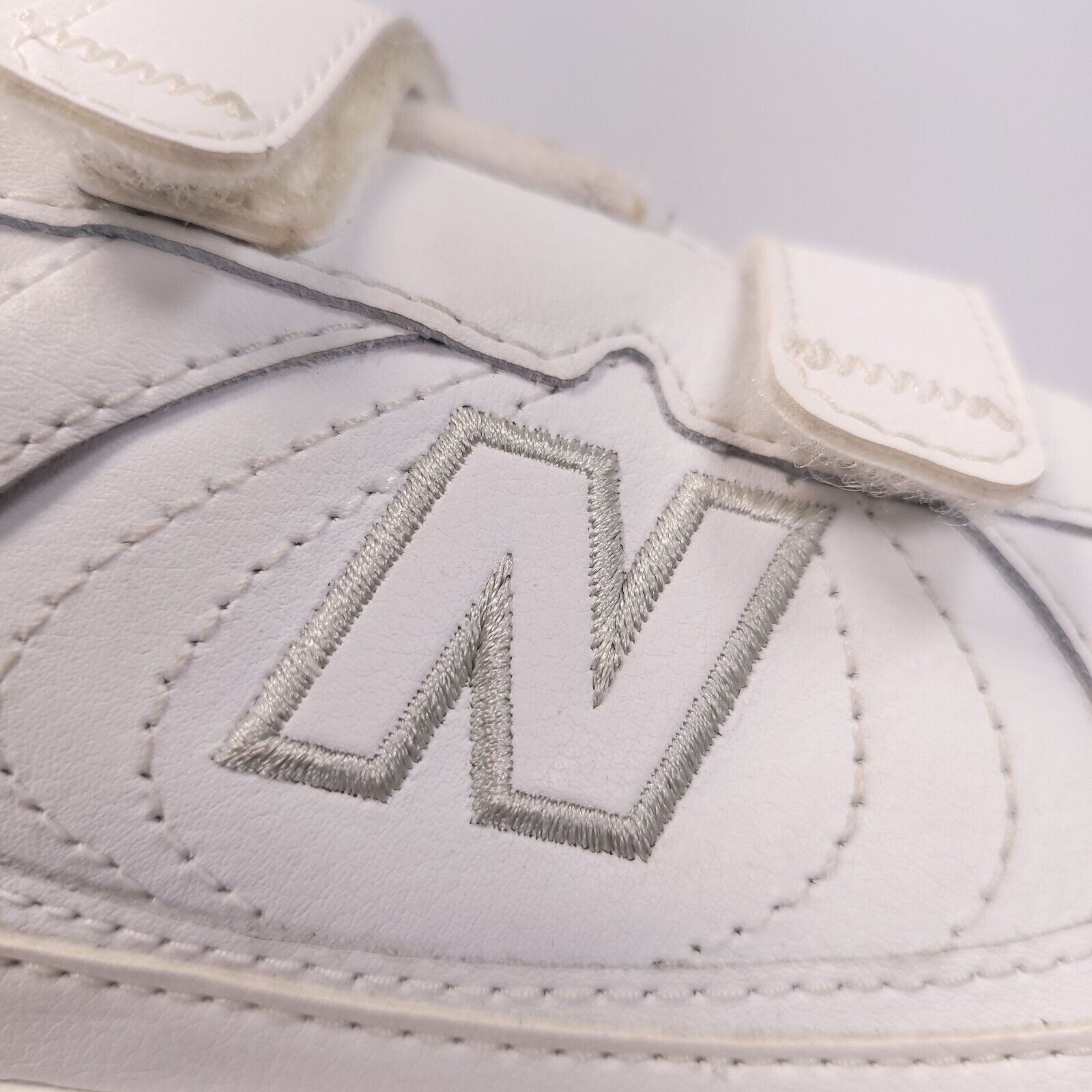 New Balance New Balance 577 Athletic Shoe Mens Size 10.5 D MW577VW White Size US 10.5 / EU 43-44 - 8 Thumbnail