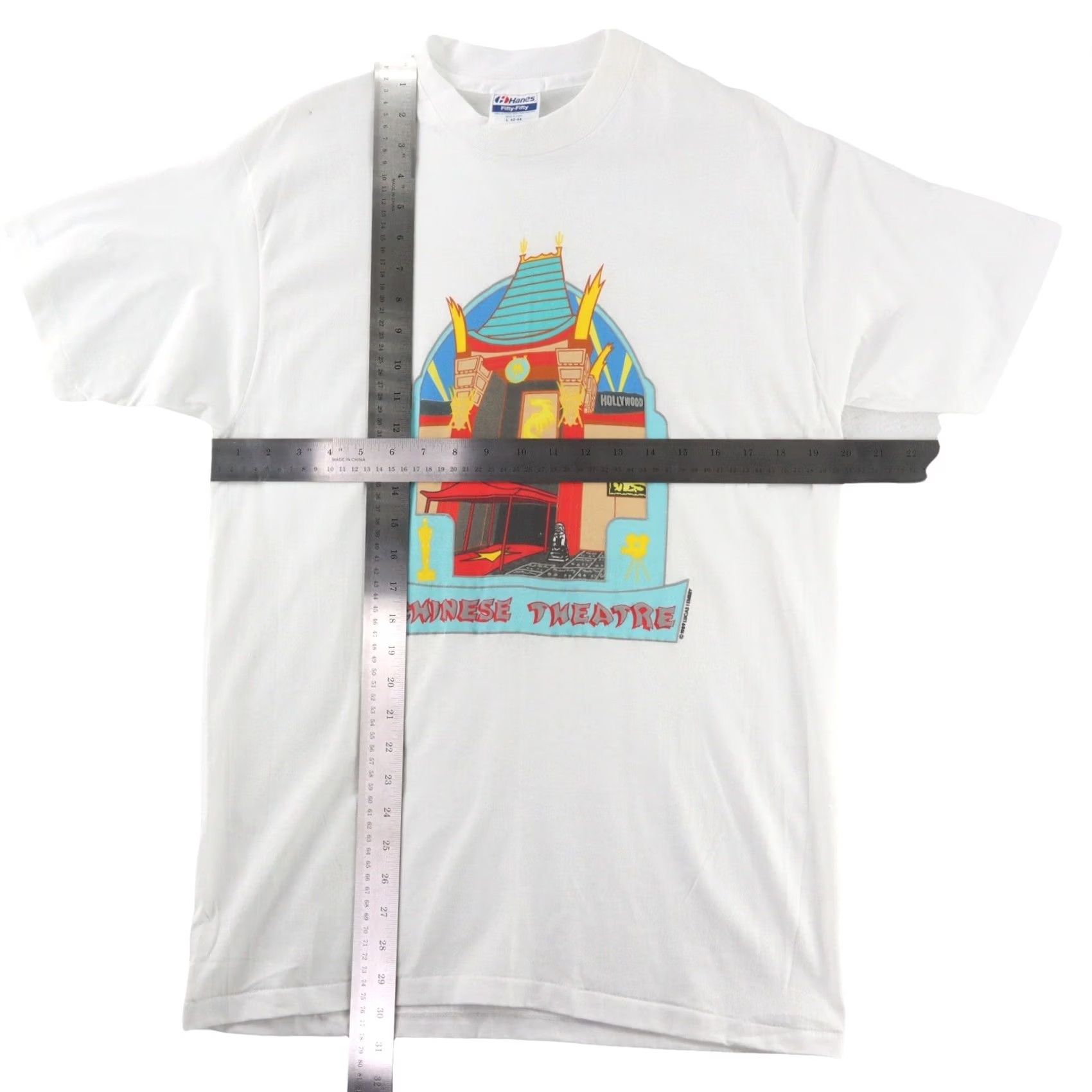 Vintage VINTAGE Grauman's Chinese Theatre Hollywood T-Shirt Men Large 80s NOS White Graphic Tee Shirt NOS Ships First Class Size US L / EU 52-54 / 3 - 4 Thumbnail