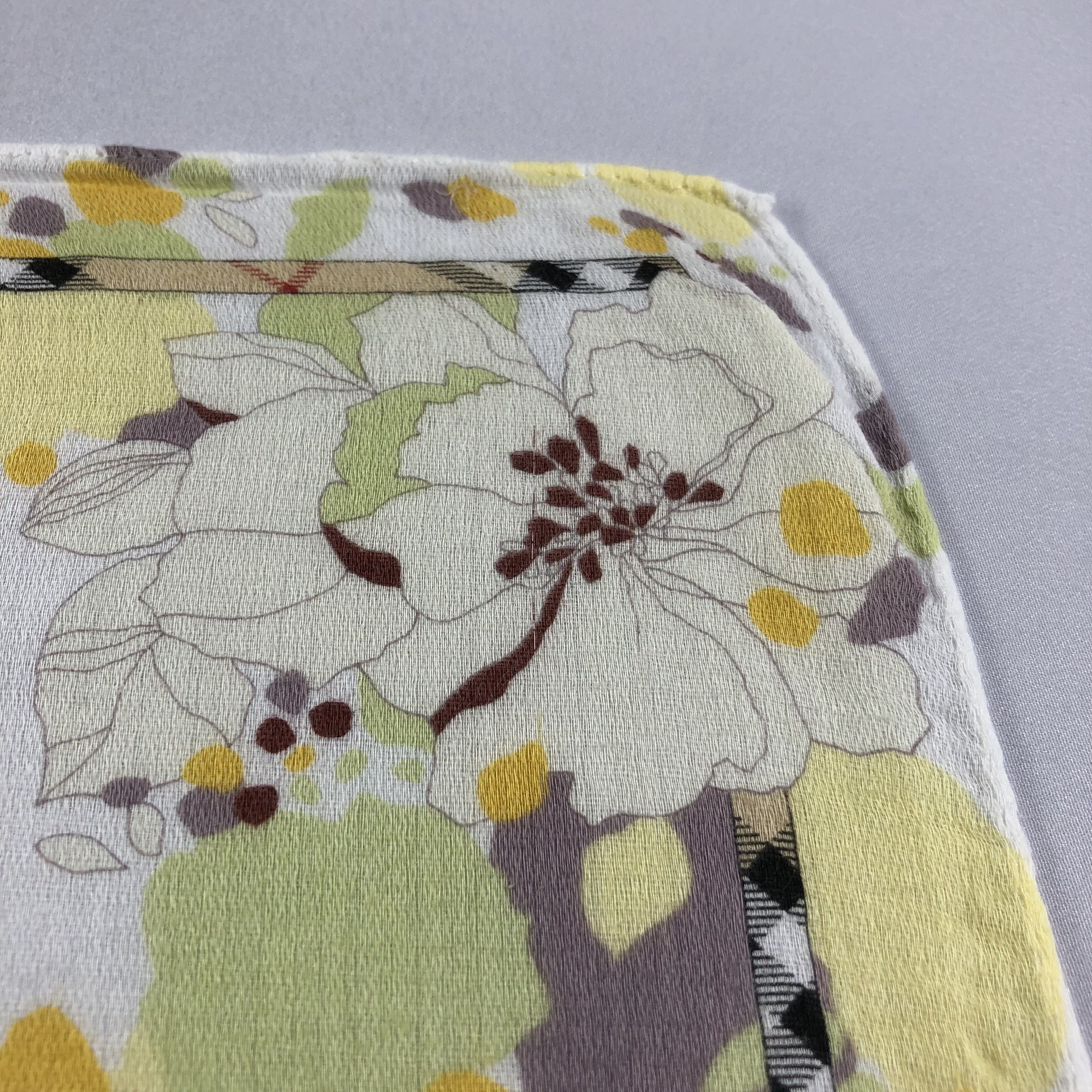 Burberry Burberry Handkerchief Neckerchief Bandana H1995 Size ONE SIZE - 7 Thumbnail