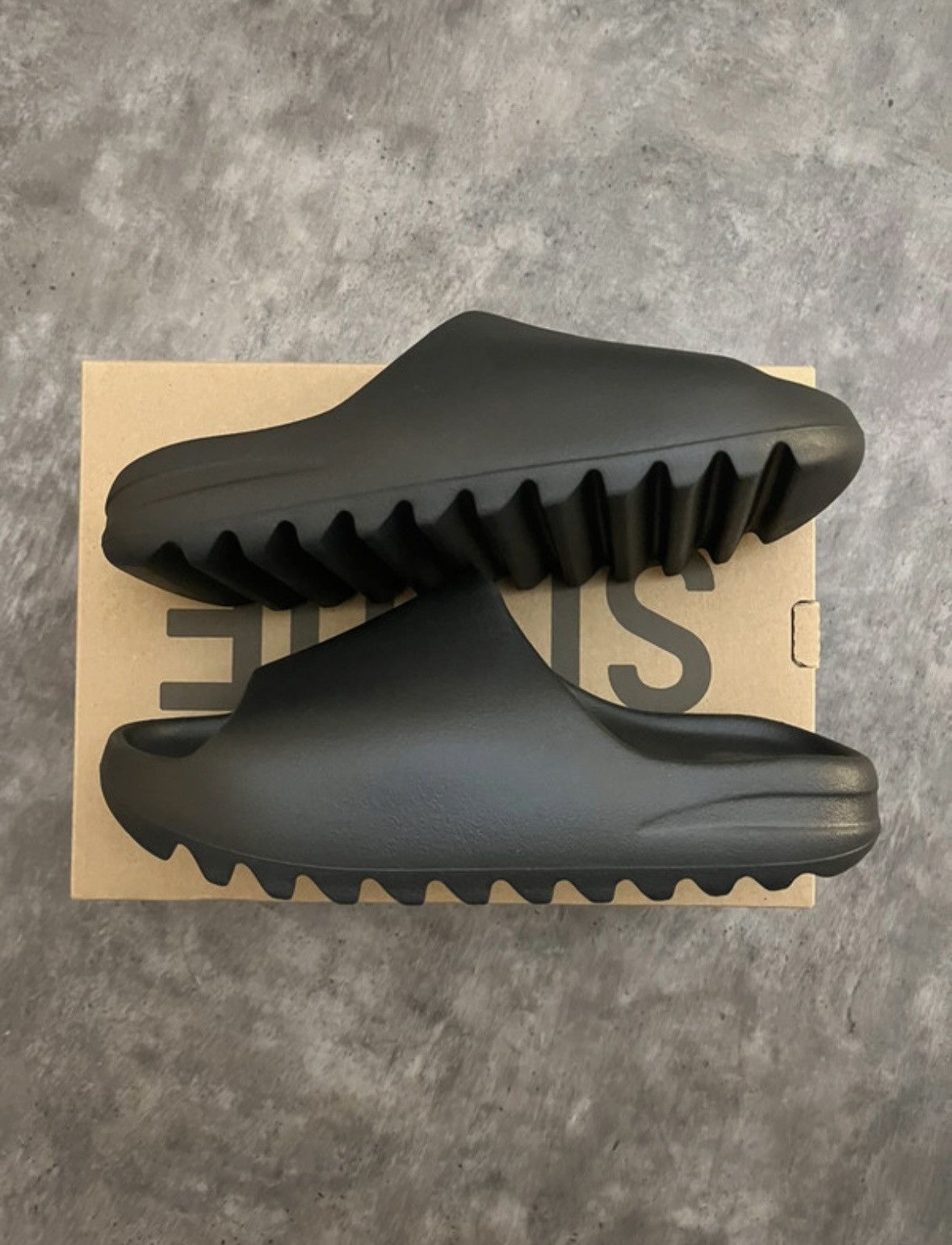 Yeezy Yeezy slide onyx Size US 11 / EU 44 - 4 Thumbnail