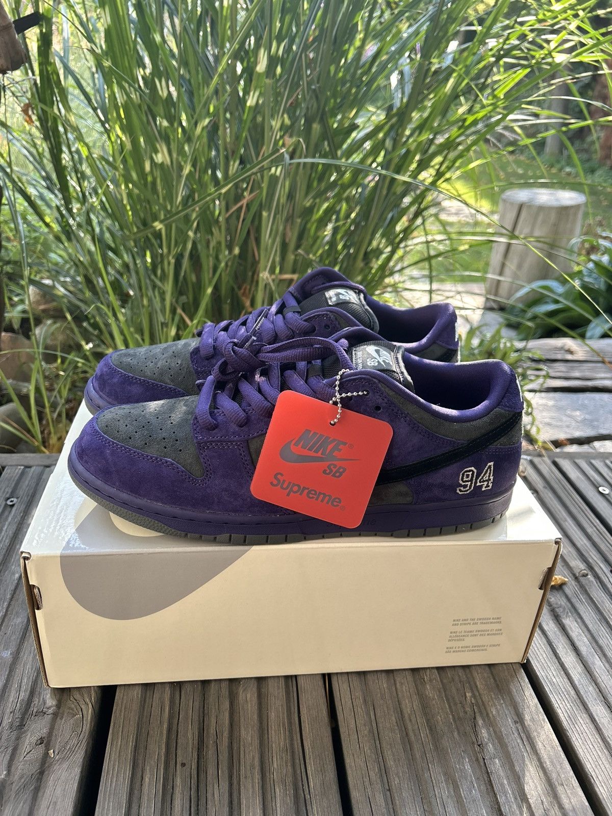 Nike × Supreme Supreme x Nike Sb Dunk OG QS ‘94 Ink Size US 9 / EU 42 - 2 Thumbnail