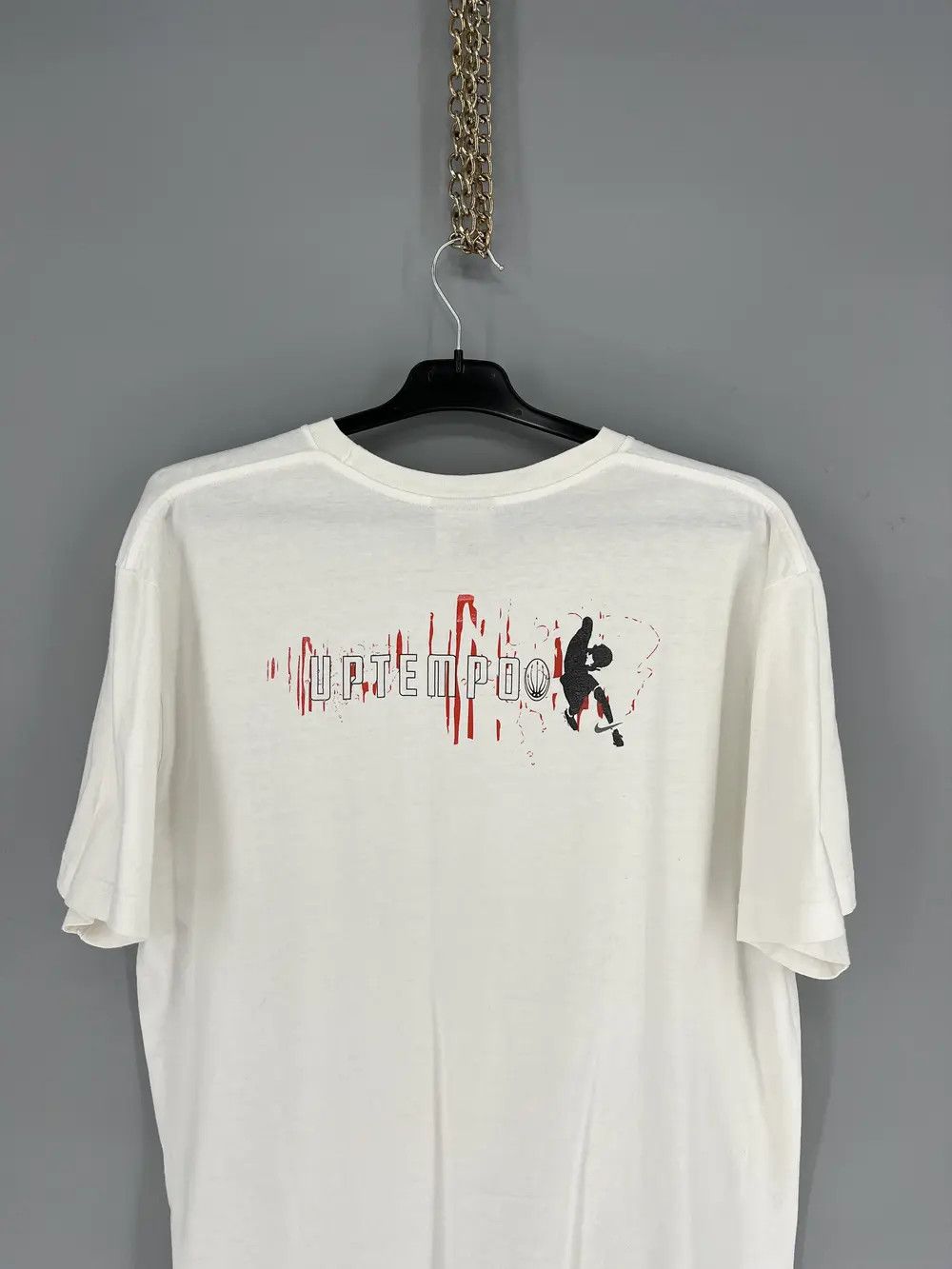 Nike NIKE UPTEMPO Vintage 00s Tshirt Tee Swoosh Center Logo White Size US M / EU 48-50 / 2 - 9 Thumbnail
