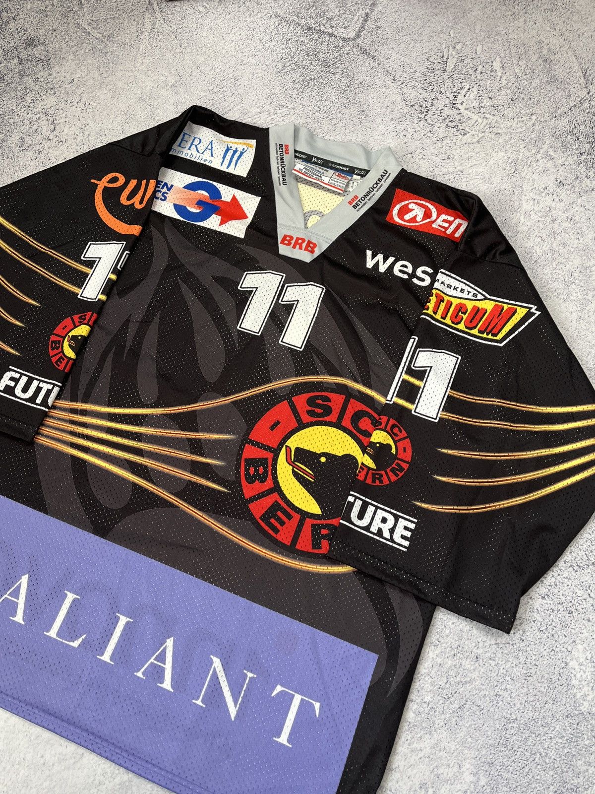 NHL SC Bern Switzerland Ice Hockey Jersey #11 CCM NHL Rare Size US L / EU 52-54 / 3 - 3 Thumbnail