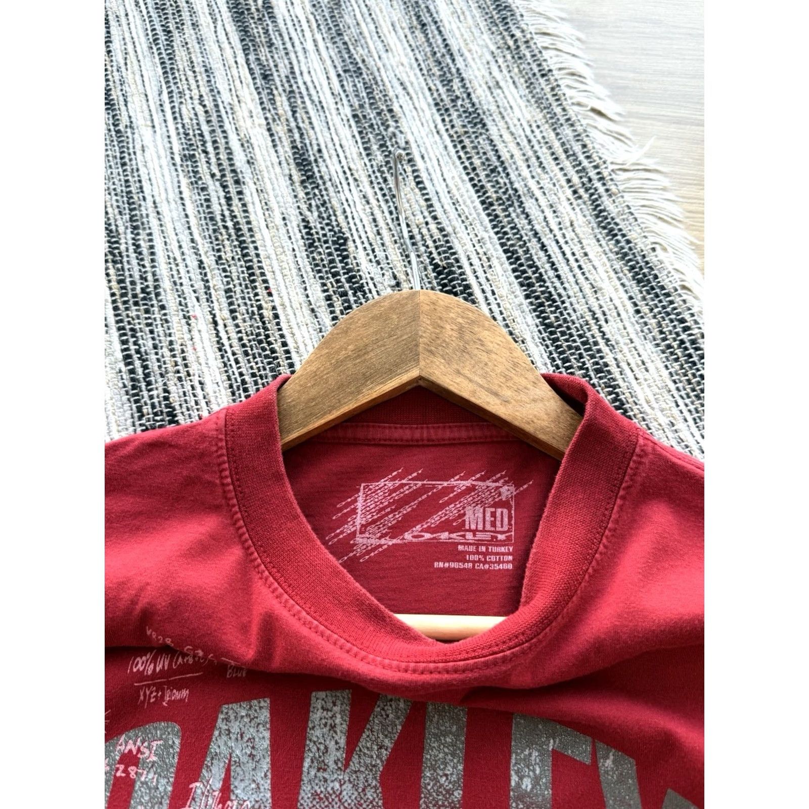 Oakley VINTAGE Oakley Long Sleeve Red Streetwear Style M Men T-Shirt Retro 90s Oakley Long Sleeve Streetwear Red Mens Size M Size US M / EU 48-50 / 2 - 6 Thumbnail