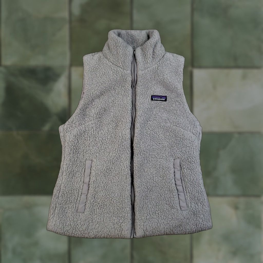 Patagonia Patagonia Los Gatos Vest Womens Small Beige Fuzzy Fleece Full Zip Size S / US 4 / IT 40 - 1 Thumbnail