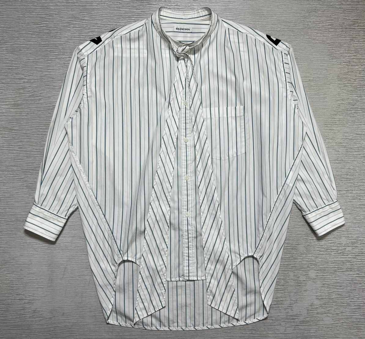 Balenciaga Balenciaga - Back Logo Bow Tie Stripe Longsleeve Shirt Size XXS / US 00 / IT 34 - 3 Thumbnail