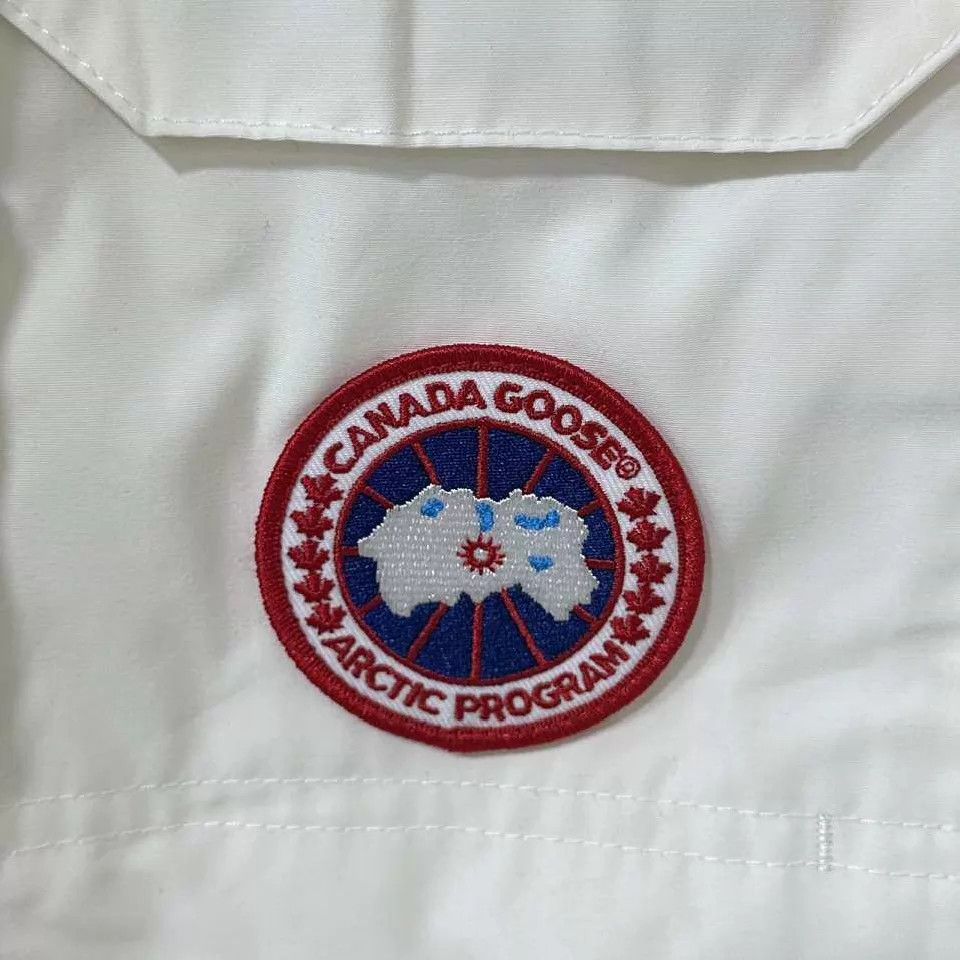 Canada Goose Canada Goose Expedition White 4-Pocket L Size L / US 10 / IT 46 - 5 Thumbnail