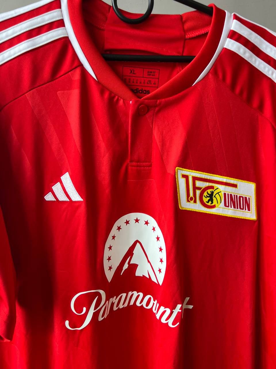 Adidas 2023/24 UNION BERLIN HOME SOCCER FOOTBALL JERSEY ADIDAS XL Size US XL / EU 56 / 4 - 6 Thumbnail