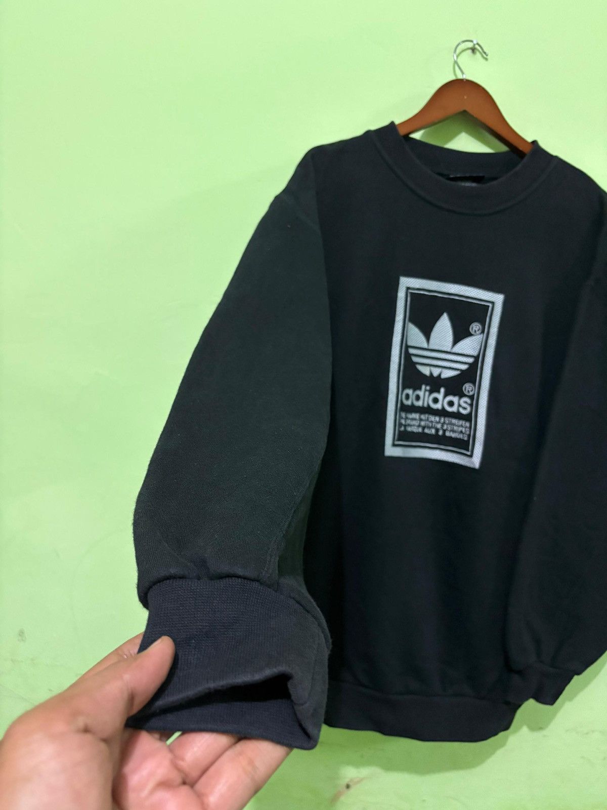 Adidas Vintage Adidas Sweatshirt Embroidered Logo Design Size US M / EU 48-50 / 2 - 2 Thumbnail